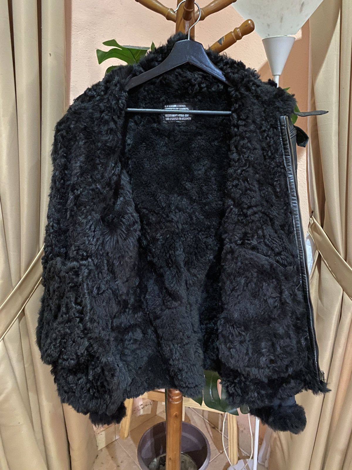 Genuine Leather UK GENUINE LEATHER SHEARLING BLACK AVIATOR TYPE B3 JACKET Size US M / EU 48-50 / 2 - 7 Thumbnail