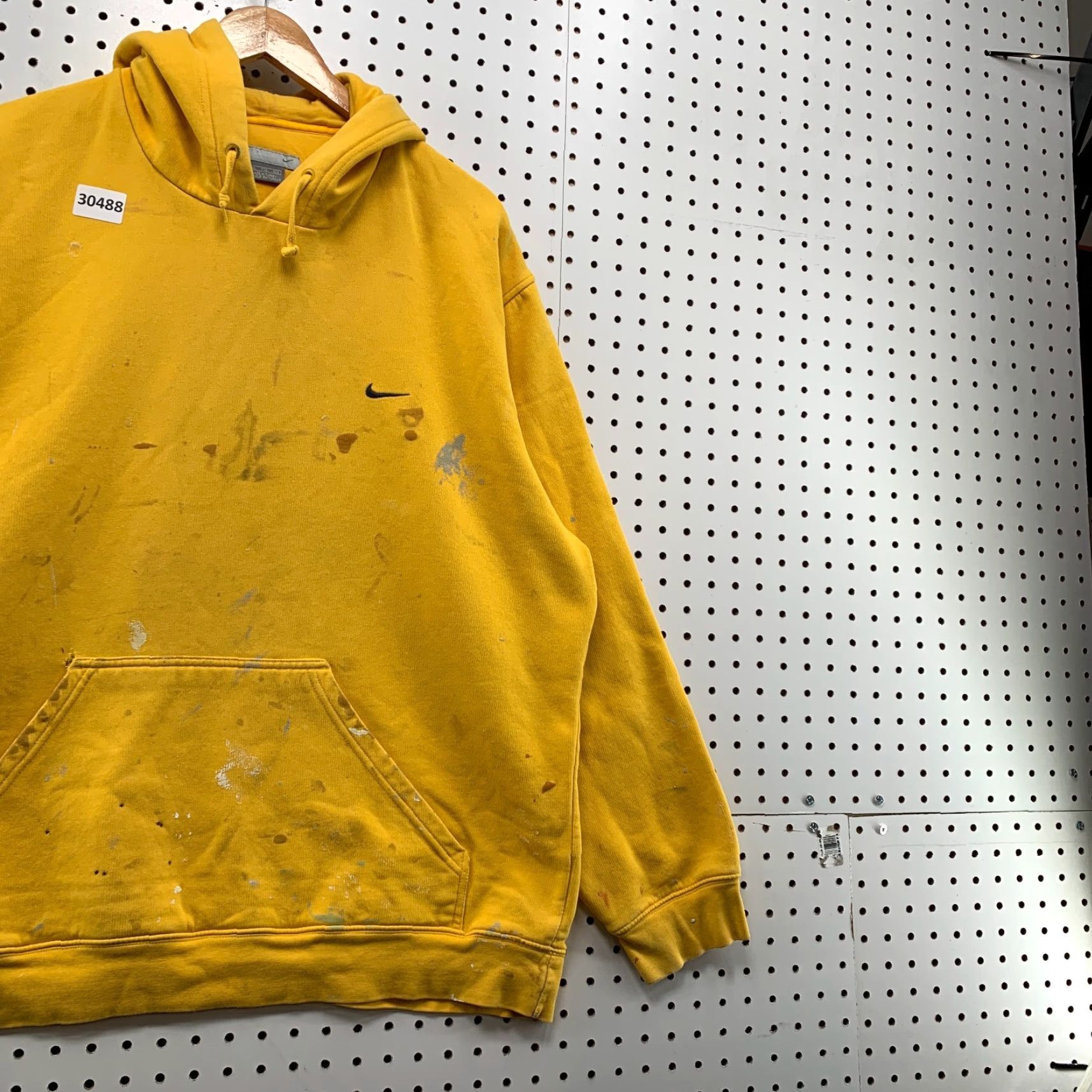 Nike VINTAGE Nike Hoodie Mens XL Yellow Swoosh Distressed Paint 27x28.5 Pullover Sweatshirt Size US XL / EU 56 / 4 - 4 Thumbnail
