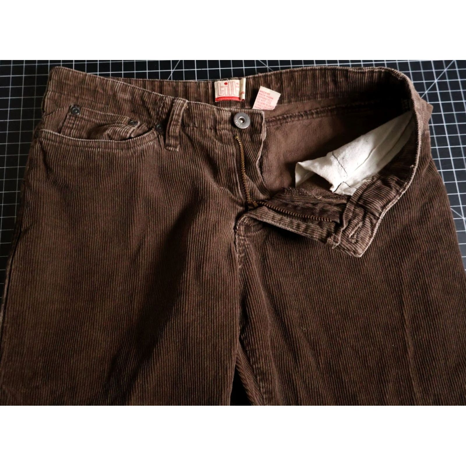 Vintage VINTAGE Tilt Corduroy Flared Pants Women's 1 Regular 28 x 30 Brown 80s Retro Boho Hip​pie Pants Size 28" / US 6 / IT 42 - 4 Thumbnail
