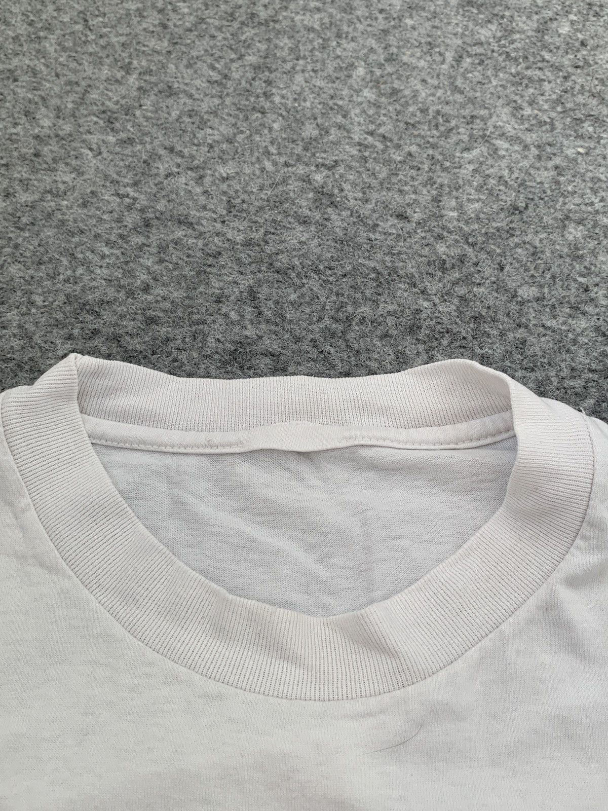 Other Y2K Carlton Saw Chain White t shirt euc Size US L / EU 52-54 / 3 - 3 Thumbnail