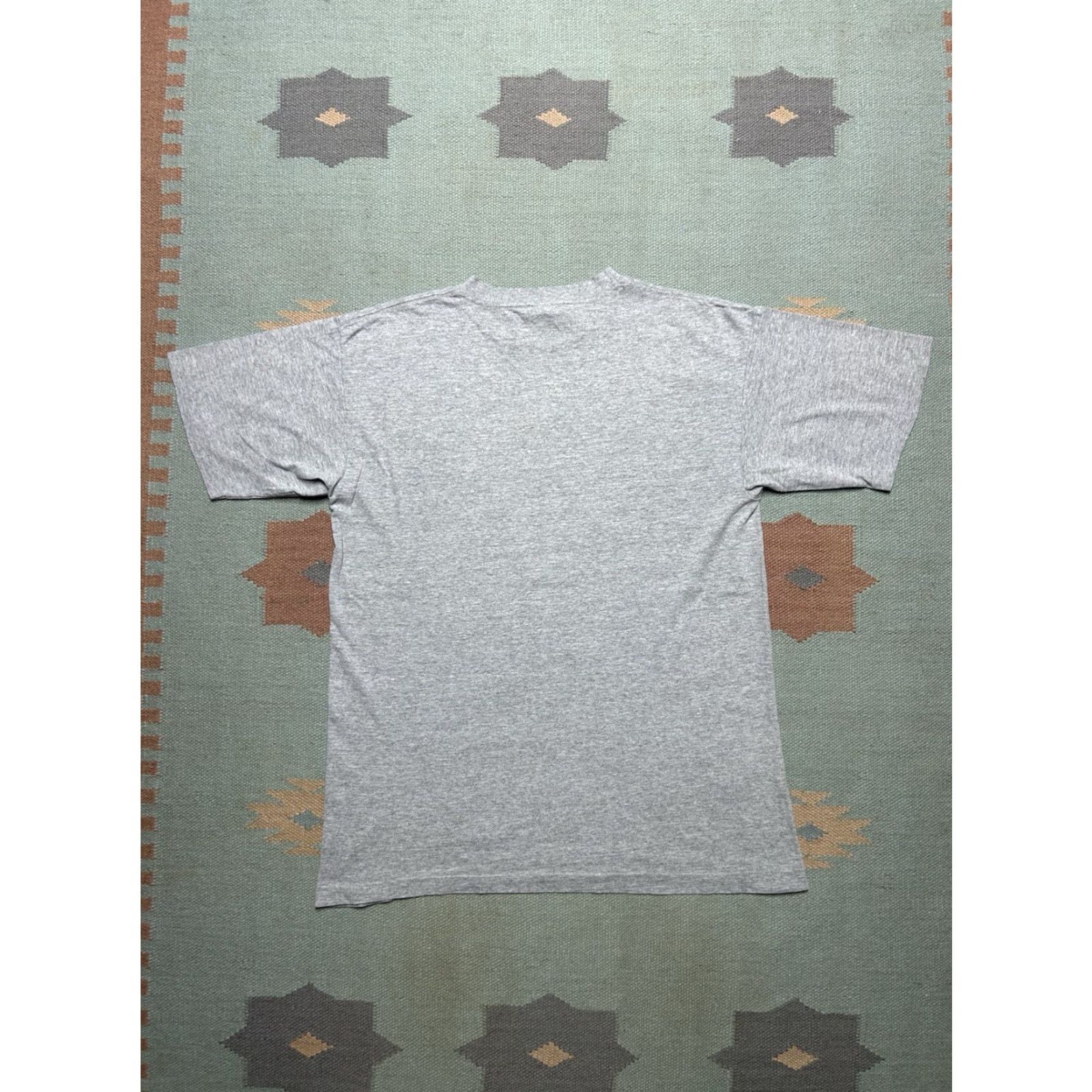 Vintage VINTAGE 90s T-SHIRT Atlantis 2001 Space Shuttle Kennedy Space Center Gray Large Mens Space 90s Shirt Kennedy T-Shirt Size US L / EU 52-54 / 3 - 6 Thumbnail