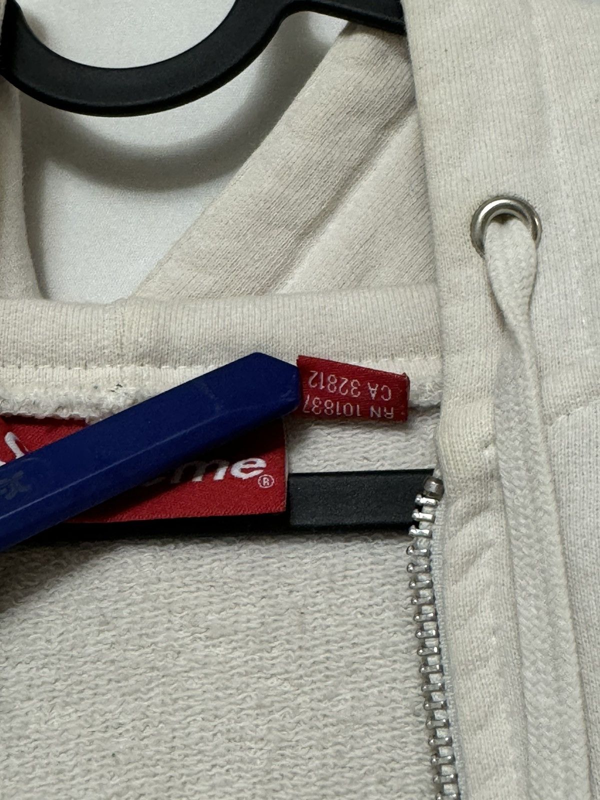 Supreme Supreme Small Box Logo Zip Up Jacket SZ Medium White💥 Size US M / EU 48-50 / 2 - 9 Thumbnail