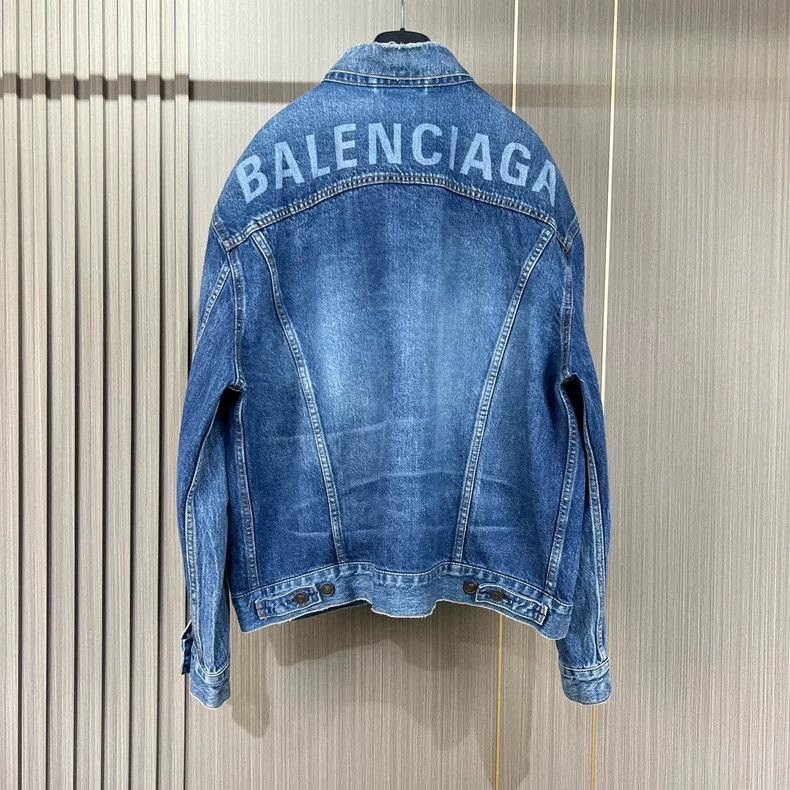 Balenciaga Balenciaga Back Letter Denim Jacket Size S / US 4 / IT 40 - 2 Thumbnail