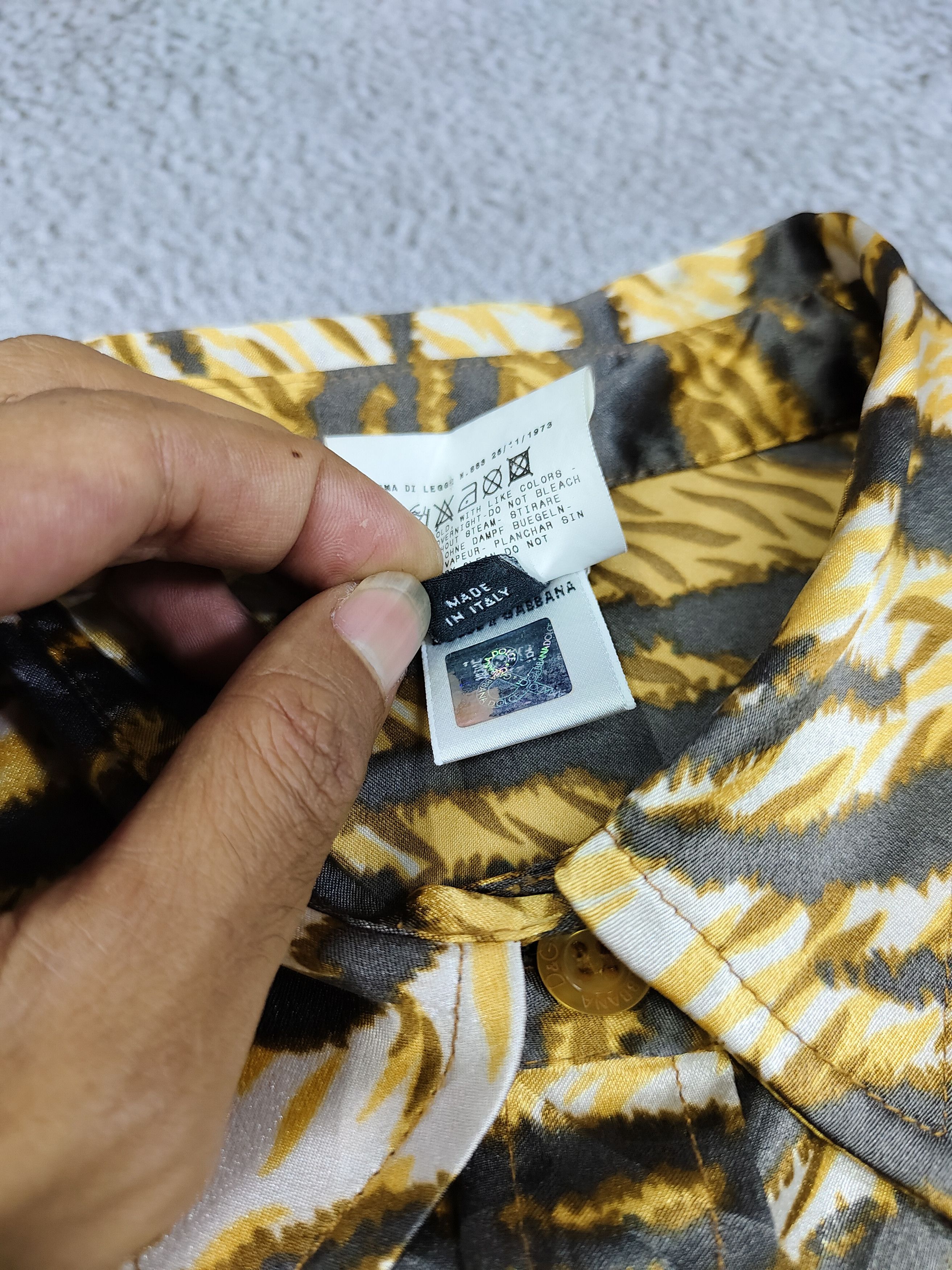 Dolce & Gabbana 2000s D&G- Tiger Animal Print All Over Glam Rock Shirt Size S / US 4 / IT 40 - 13 Thumbnail