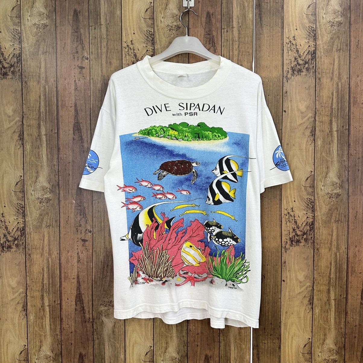 Vintage Vintage Dive Sipadan Island A712 Size US M / EU 48-50 / 2 - 1 Thumbnail