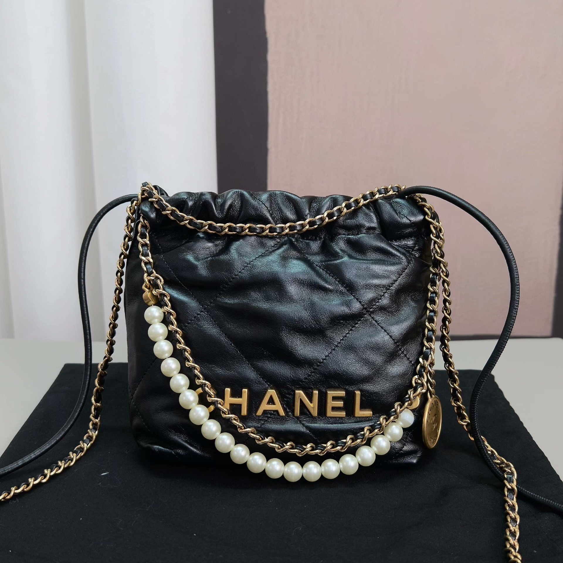 Chanel Pre-loved Bag Very good condition Size ONE SIZE - 1 Thumbnail