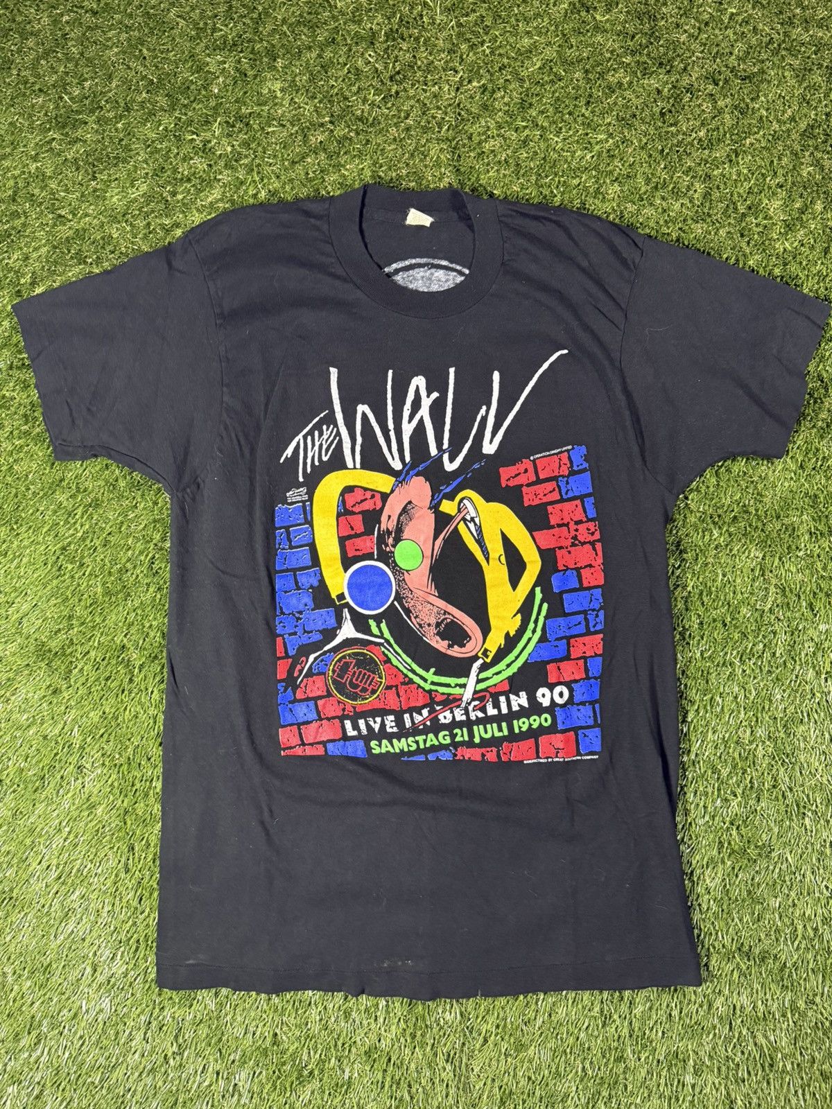 Band Tees Vintage 90s Pink Floyd Live Fall of Berlin Concert Tour Tee Size US XL / EU 56 / 4 - 1 Thumbnail