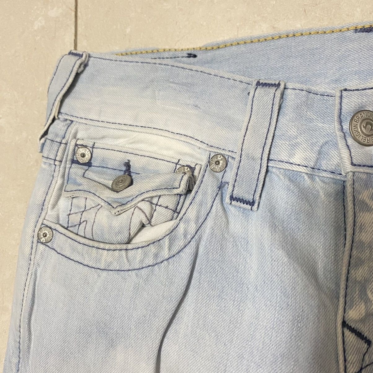 True Religion True Religion distressed Ricky light blue Size US 28 / EU 44 - 4 Thumbnail
