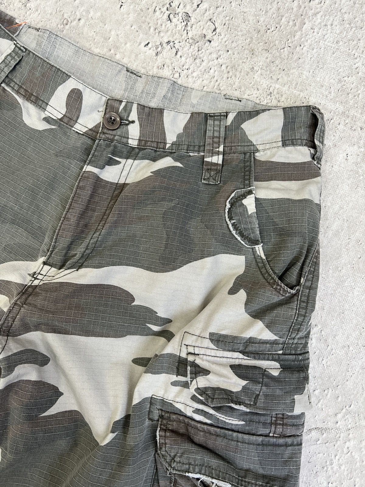 Carhartt Camo Cargo Shorts Military Streetwear Casual Fit Carhartt Size US 32 / EU 48 - 3 Thumbnail