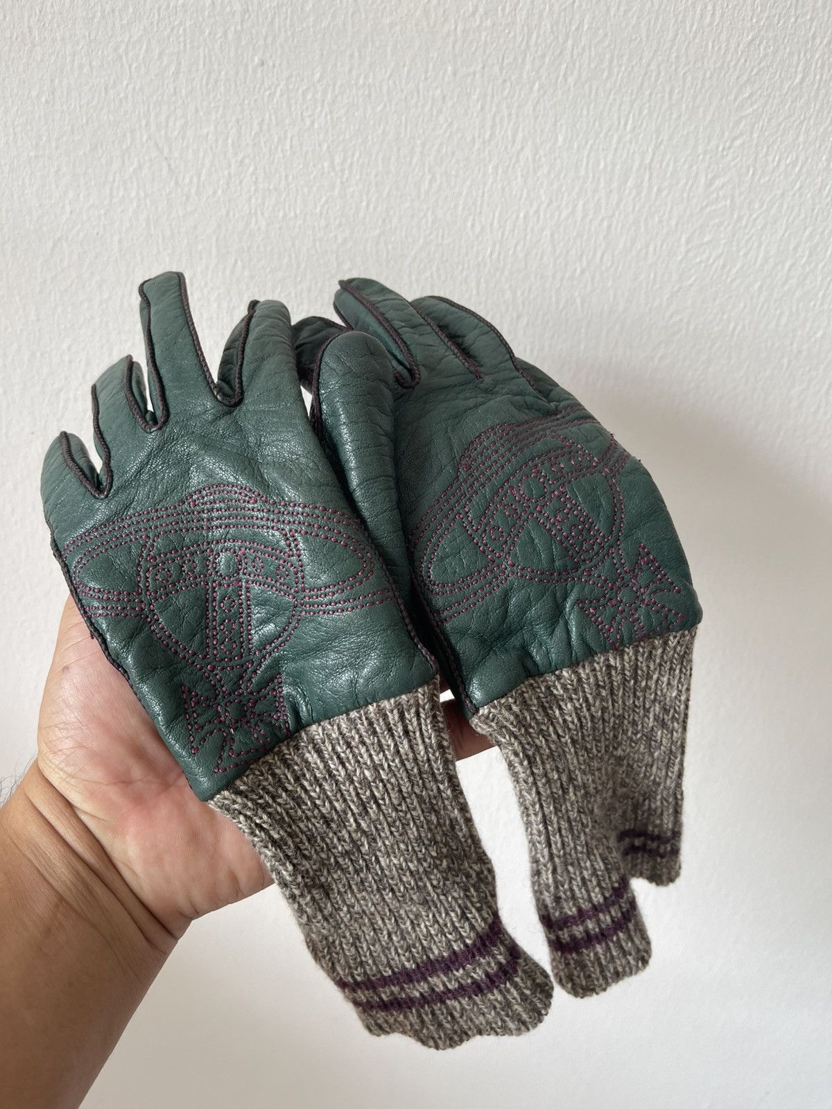 Vivienne Westwood Vintage Vivienne Westwood Leather Glove Big Orb Size ONE SIZE - 5 Thumbnail