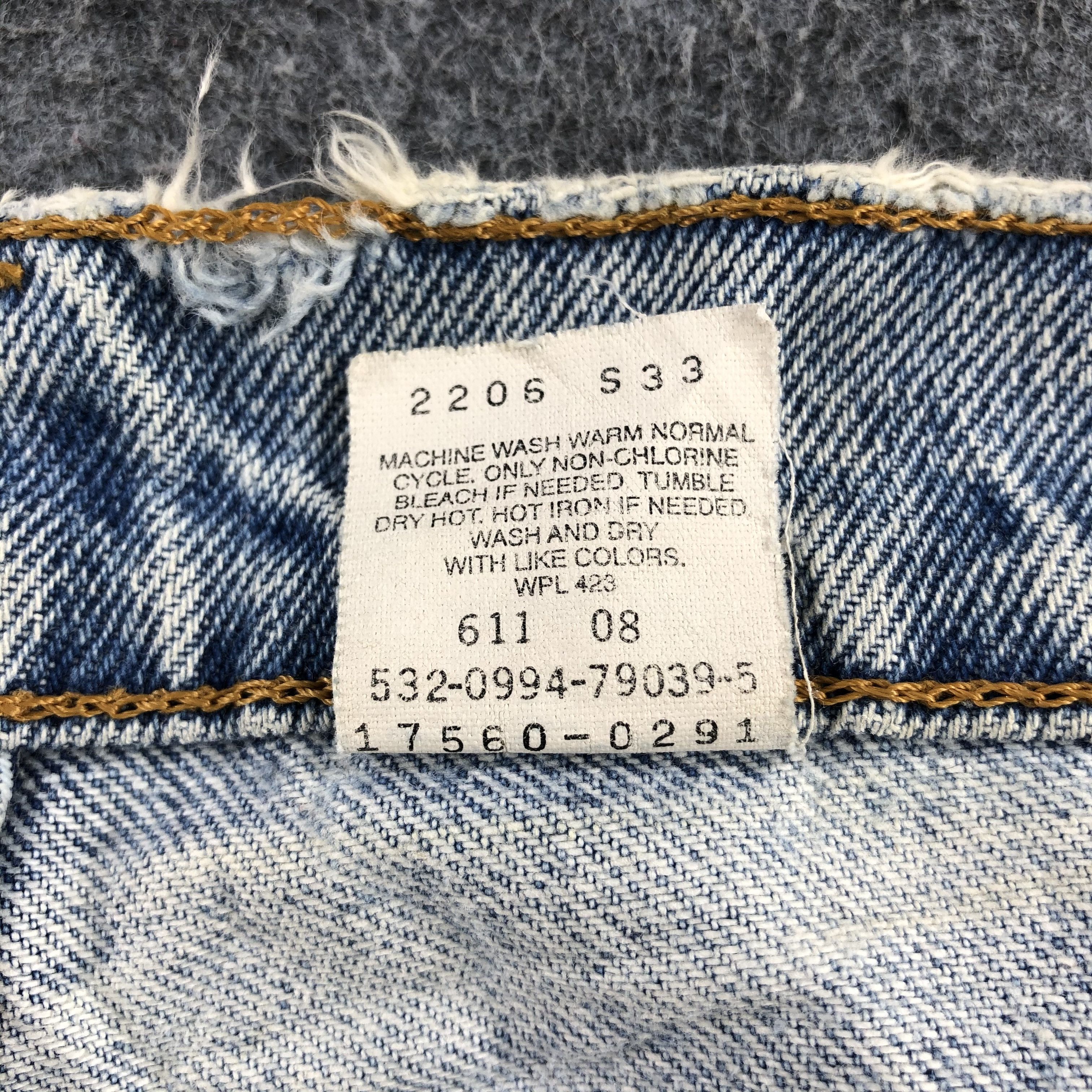 Levi's Vintage 90s Light Wash Levis 560 Jeans-J2043 Size US 28 / EU 44 - 22 Thumbnail