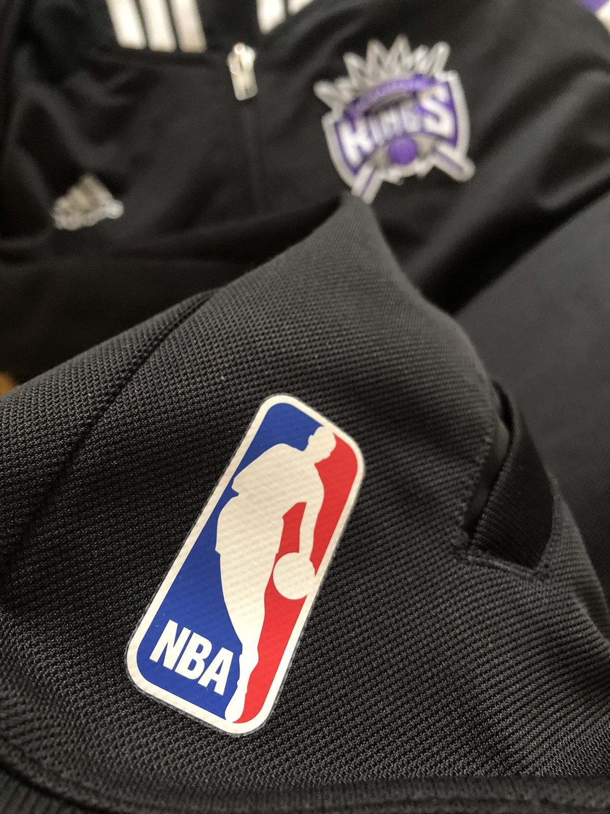 Adidas × NBA × Vintage ADIDAS SACRAMENTO KINGS NBA VINTAGE BASKETBALL SWEATSHIRT Size US S / EU 44-46 / 1 - 4 Thumbnail