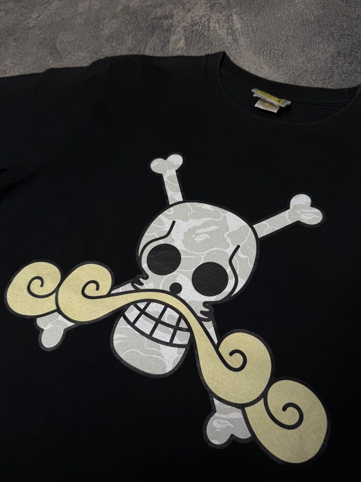 Bape Bape Limited Gol D Roger tee Size US M / EU 48-50 / 2 - 3 Thumbnail