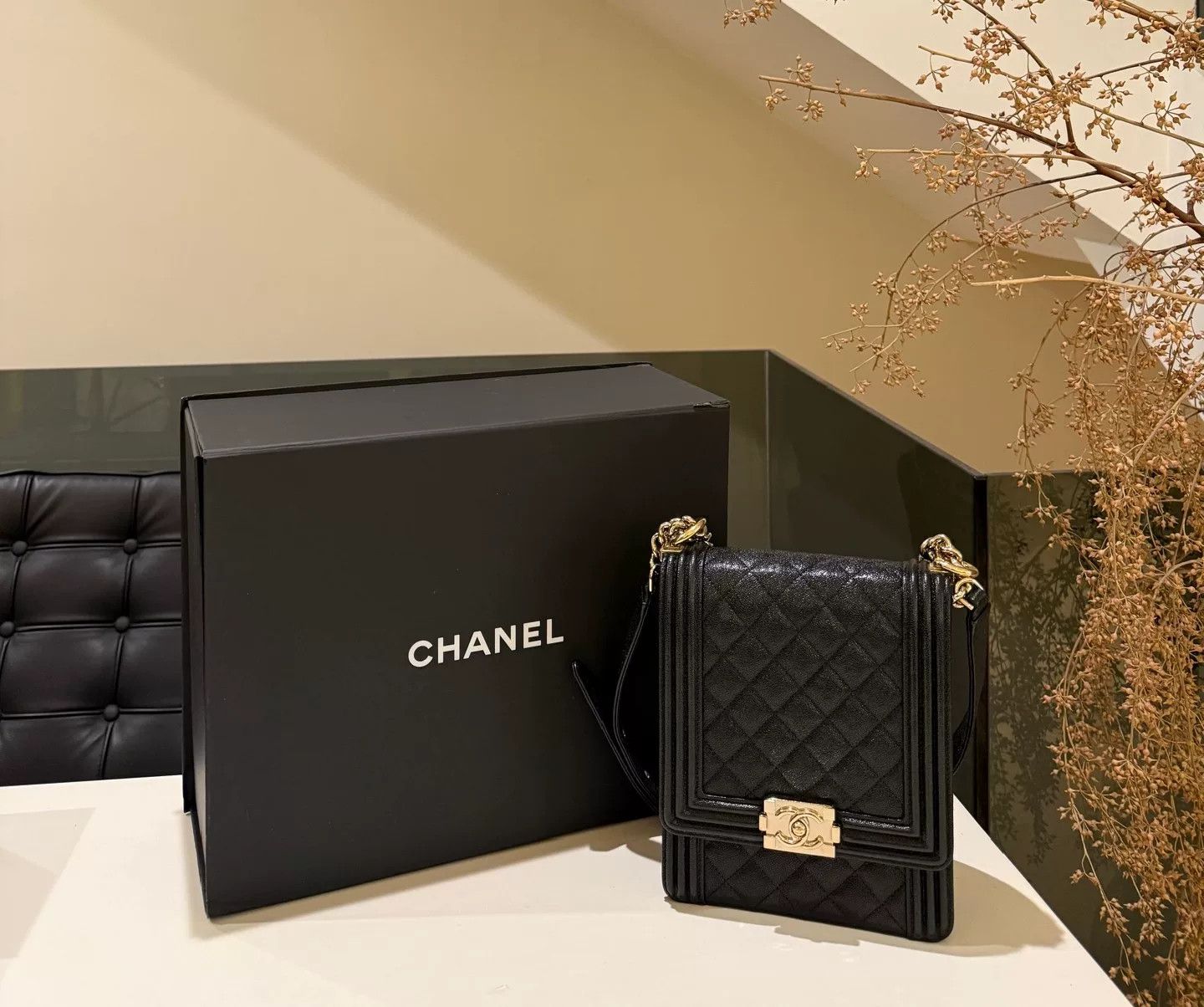 Chanel Pre-loved Bag Very good condition Size ONE SIZE - 1 Thumbnail