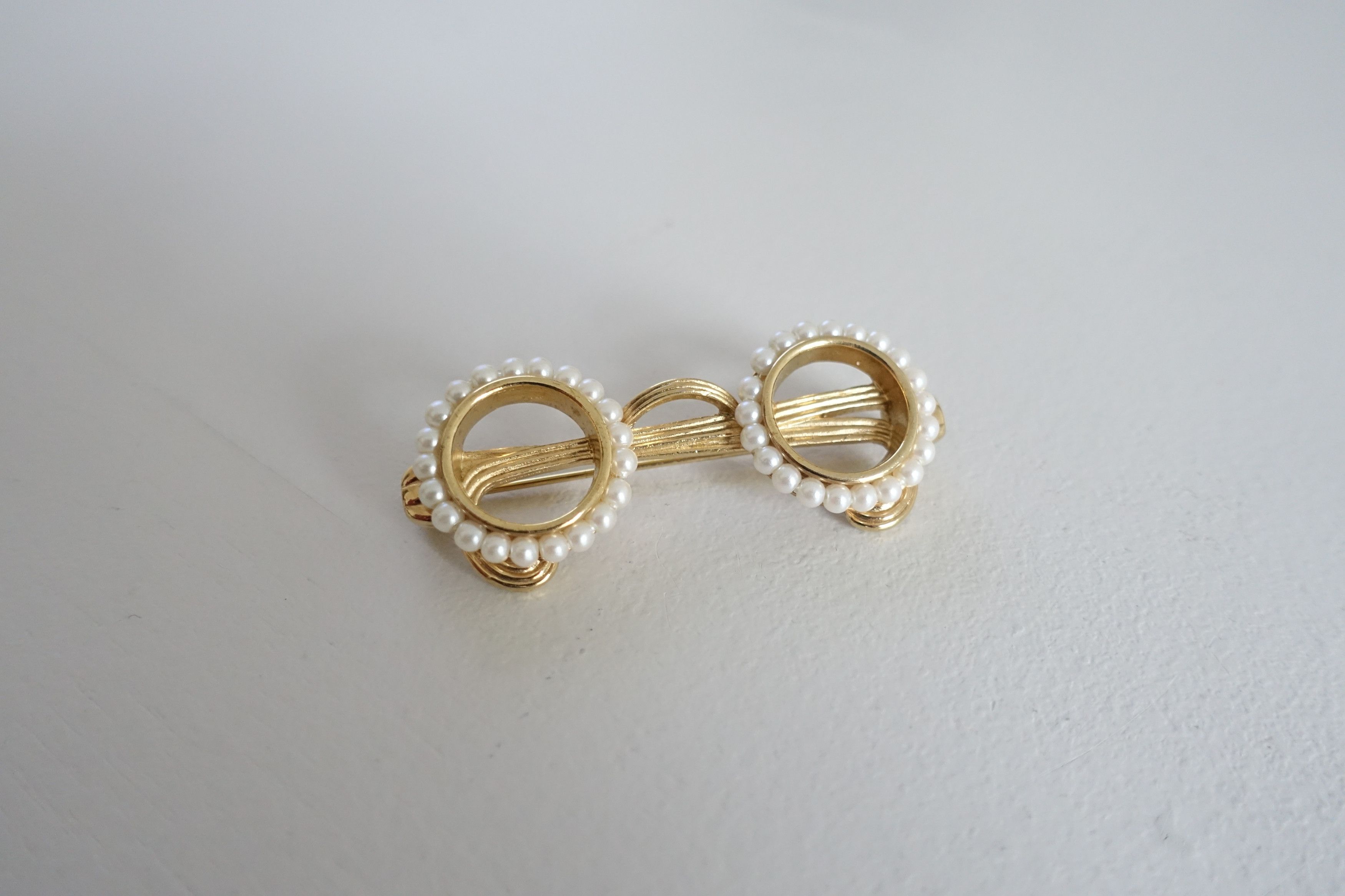 Vintage Vintage Faux Pearl Glasses Brooch Pin Size ONE SIZE - 1 Thumbnail