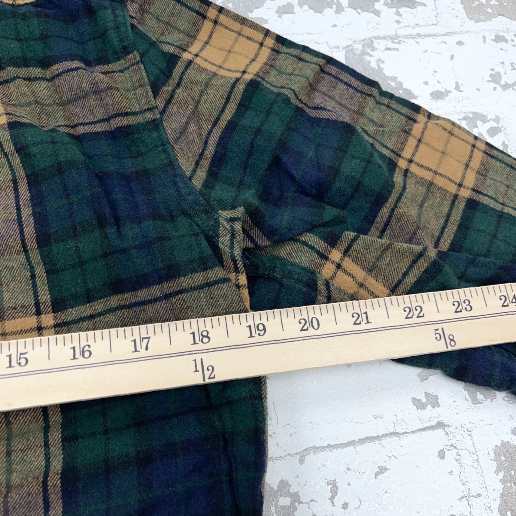 Eddie Bauer Eddie Bauer Button-Up Shirt Men M Green Plaid Flannel Casual Slimming All Seasons Reg Long Sleeve Cap/Collar-Down Size US M / EU 48-50 / 2 - 6 Thumbnail