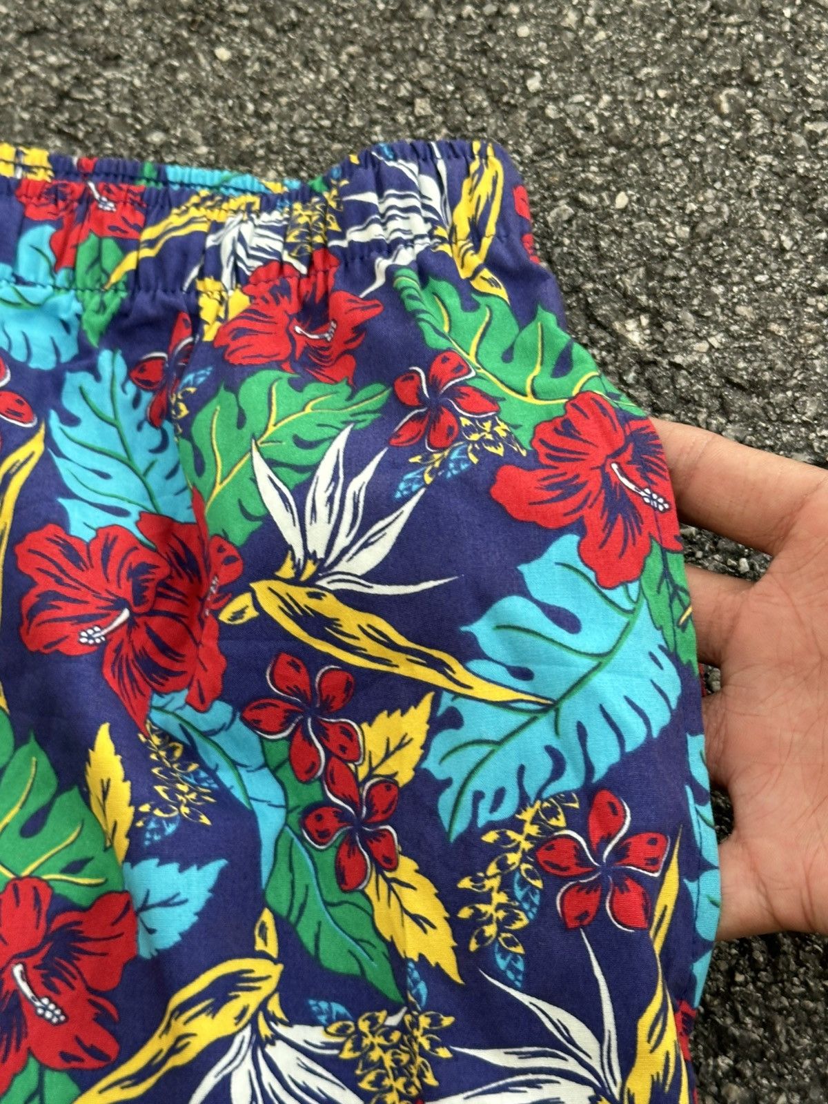 Polo Ralph Lauren Polo Ralph Lauren floral-print swim shorts. Size US 32 / EU 48 - 9 Thumbnail