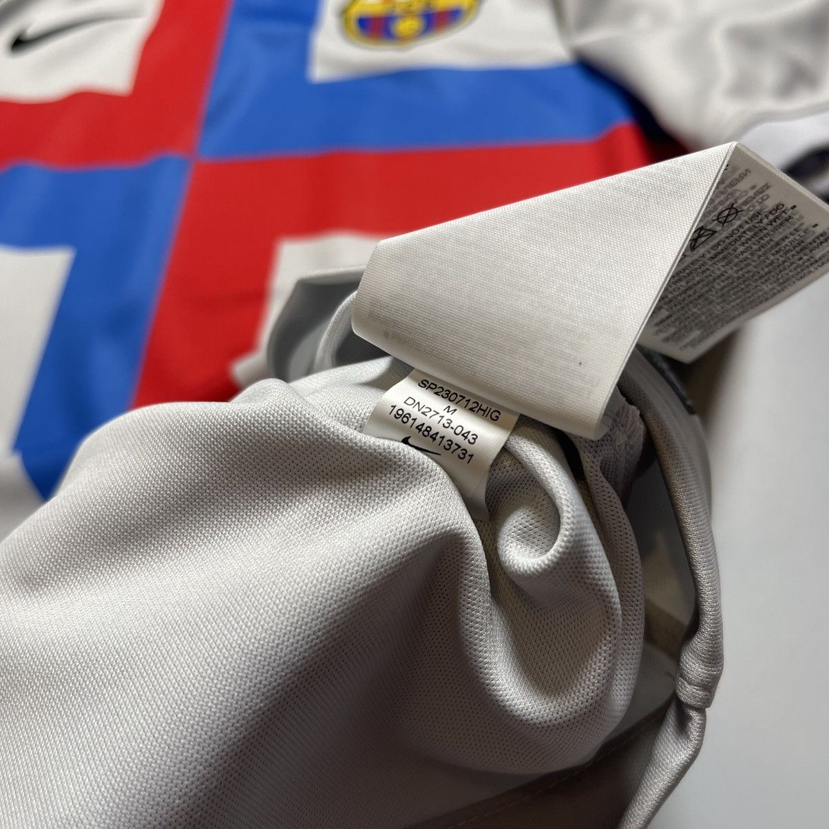 Nike × Vintage BARCELONA NIKE 2022/2023 SOCCER THIRD JERSEY #9 LEWANDOWSKI Size US M / EU 48-50 / 2 - 14 Thumbnail