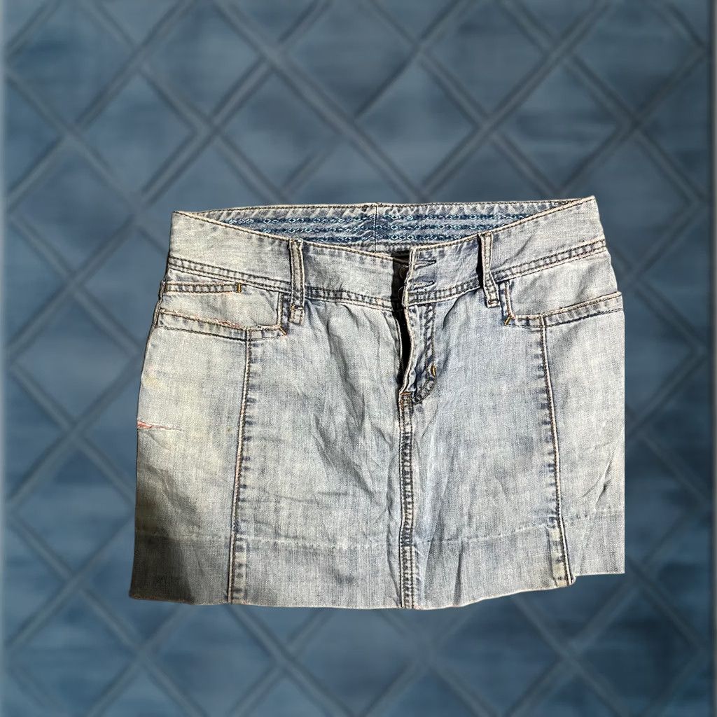 Gap VINTAGE Gap Women’s Denim Mini Skirt Blue Y2K Low Rise SZ 1 Size 25" / US 0 / IT 36 - 1 Thumbnail