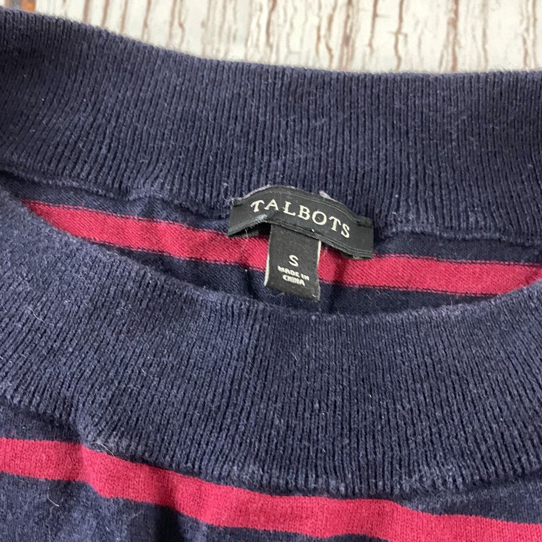 Talbots VINTAGE Talbots 3/4 Sleeve Striped Top Women's Small Blue Maroon Talbots Shirt Women Small 3/4 Sleeve Striped Blouse Size S / US 4 / IT 40 - 2 Thumbnail