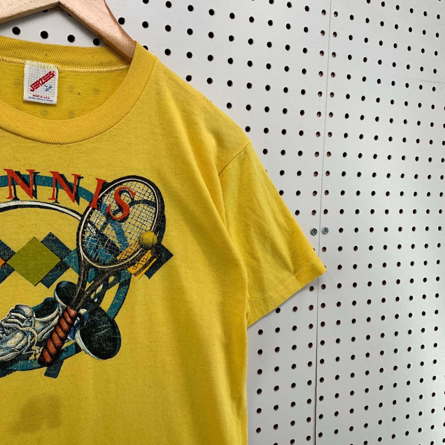 Jerzees VINTAGE Jerzees 90s Tennis Shirt Adult Large Yellow Graphic Print Single Stitch Racquet Mens Size US L / EU 52-54 / 3 - 7 Thumbnail