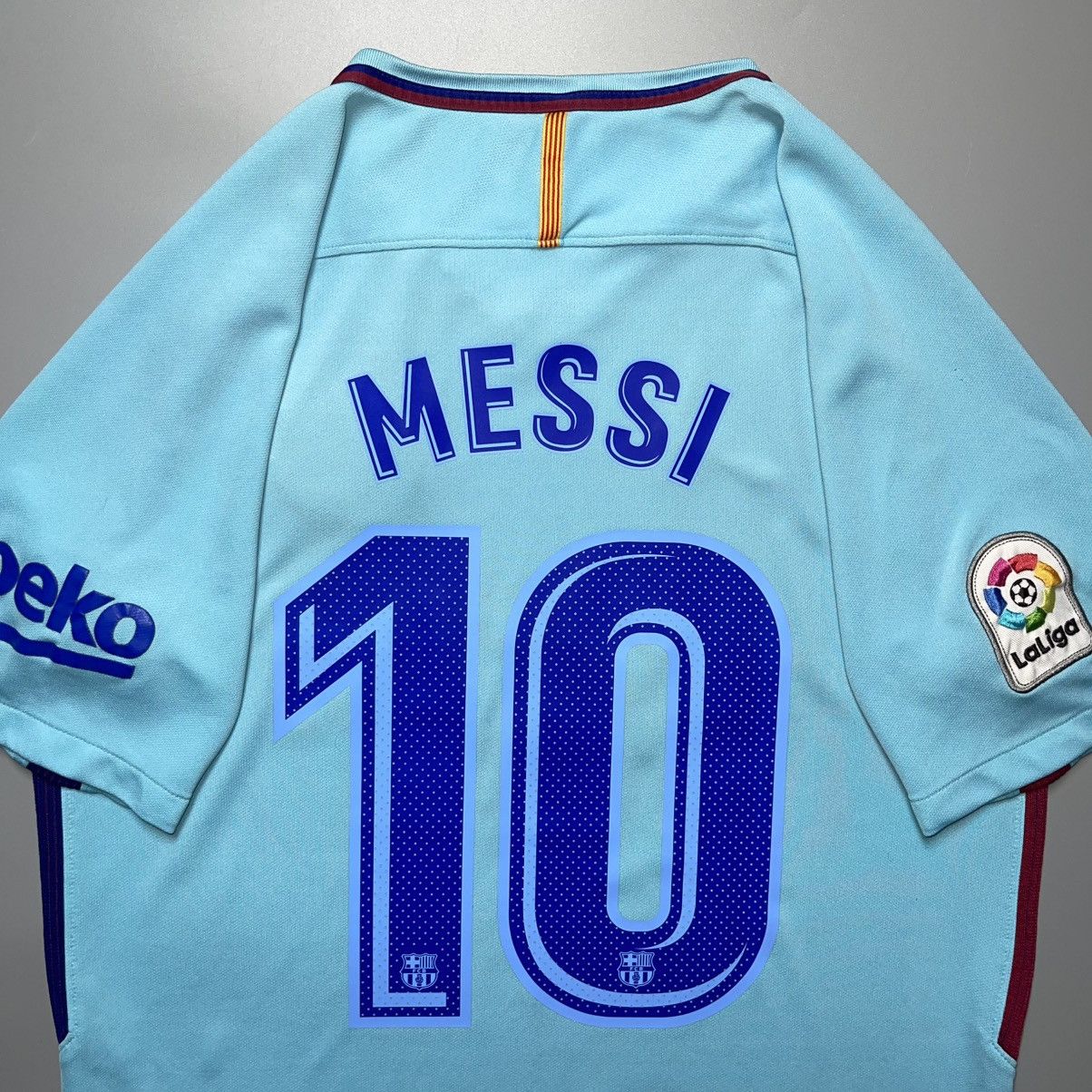 Nike BARCELONA NIKE 2017/2018 FOOTBALL AWAY JERSEY #10 MESSI Size US M / EU 48-50 / 2 - 14 Thumbnail