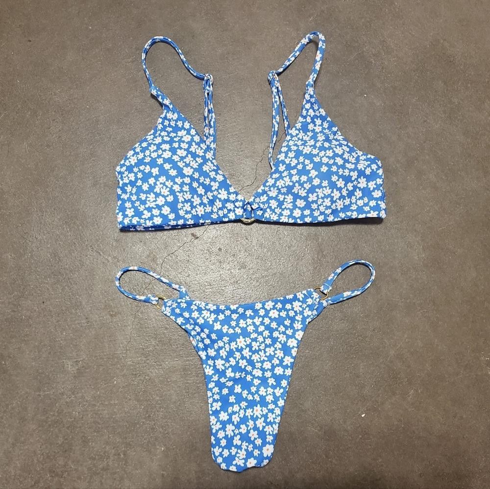 Designer Blue White Floral Detailed Bikini Set Size ONE SIZE - 1 Thumbnail