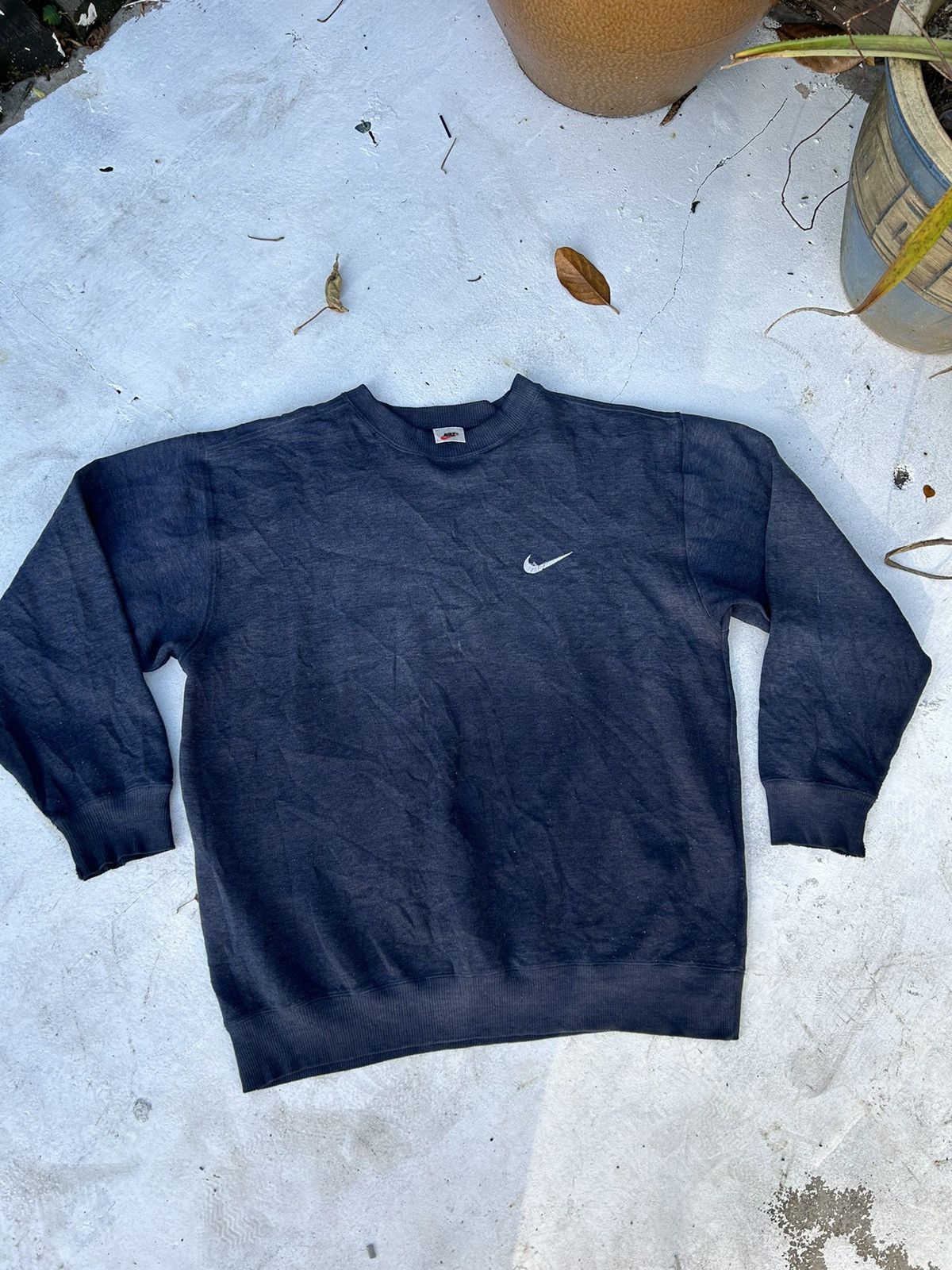 image of 90's Crew Neck Sweatshirt Nike Swoosh in Black Blue, Men's (Size Large)