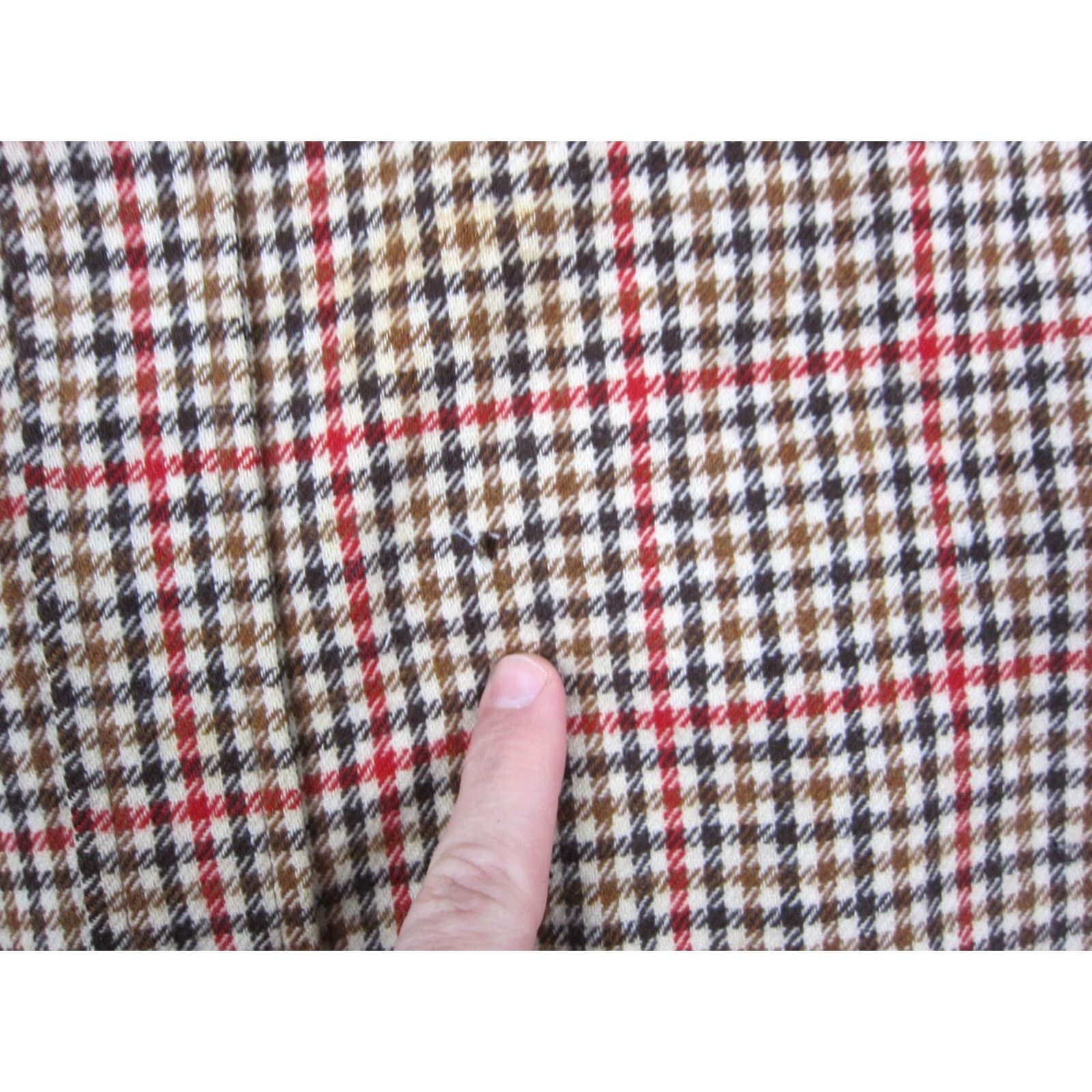 Pendleton VINTAGE Pendleton Shirt Mens XL Brown Wool Made in USA 50s 60s Plaid Button-Up Long Sleeve Collared Retro Classic Outdoor Workwear 90s Mens Size US XL / EU 56 / 4 - 6 Thumbnail