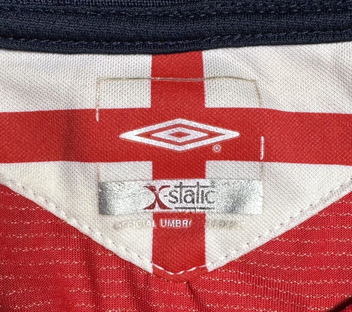 Umbro England 2004 2006 Away Football Shirt Soccer Jersey Umbro Size US L / EU 52-54 / 3 - 8 Thumbnail