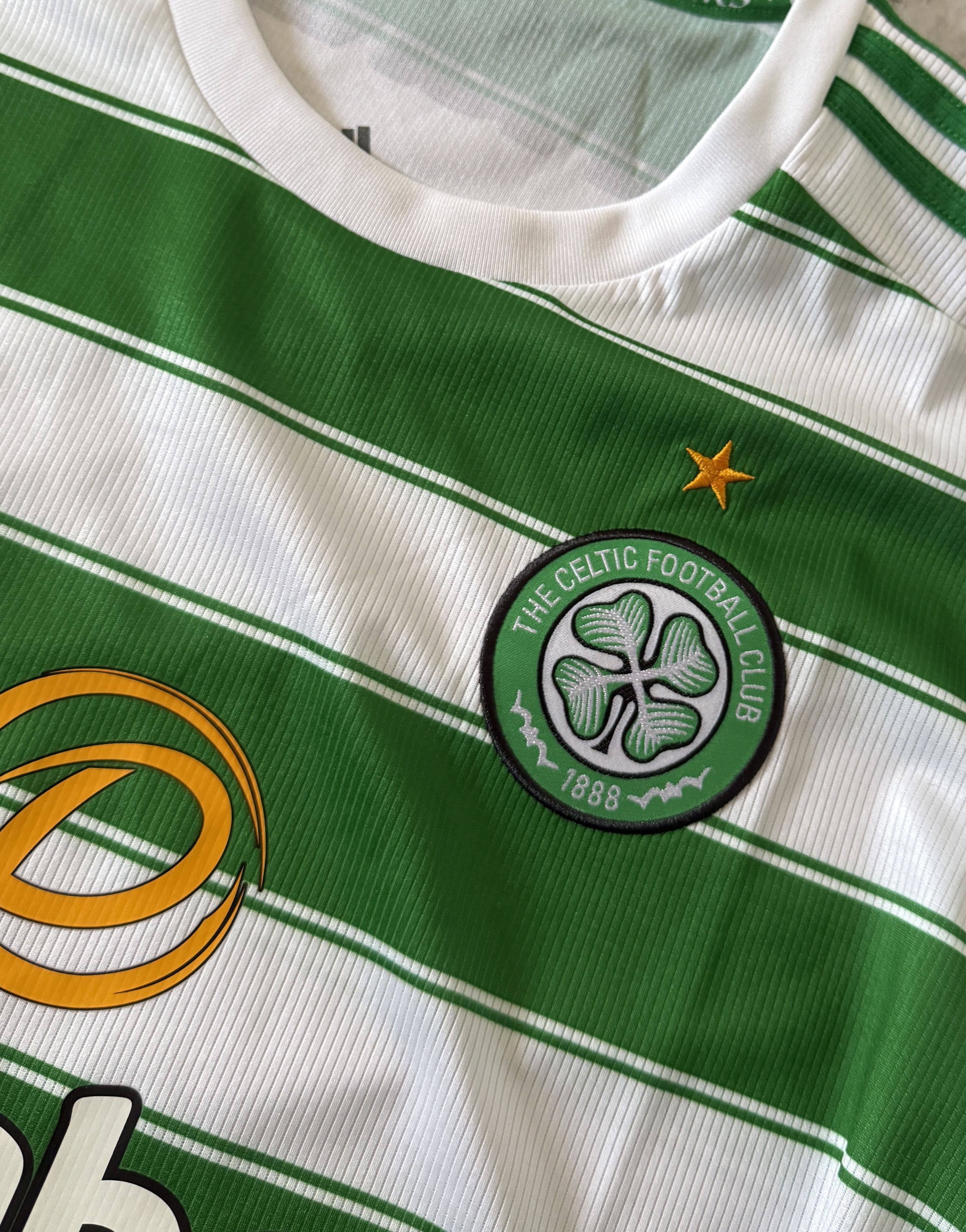 Adidas CELTIC 2021 2022 SHIRT FOOTBALL SOCCER JERSEY ADIDAS GT4565 Size US L / EU 52-54 / 3 - 4 Thumbnail