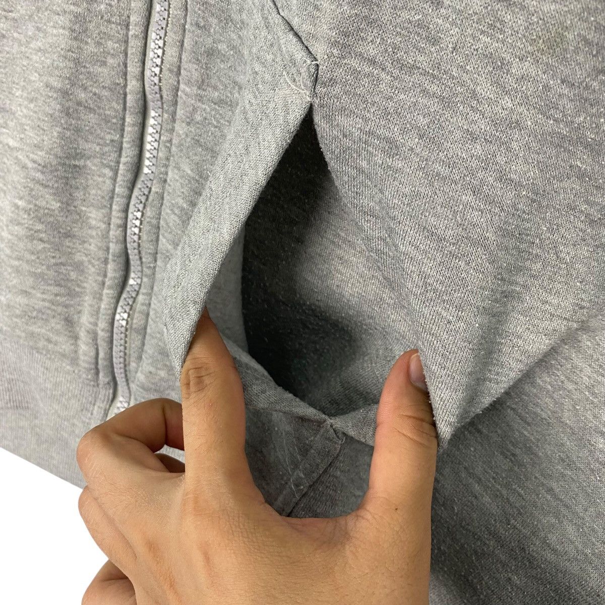 Vintage Vintage T&C Surf Design Hoodie Sweater Grey Pullover Size L Size US L / EU 52-54 / 3 - 9 Thumbnail
