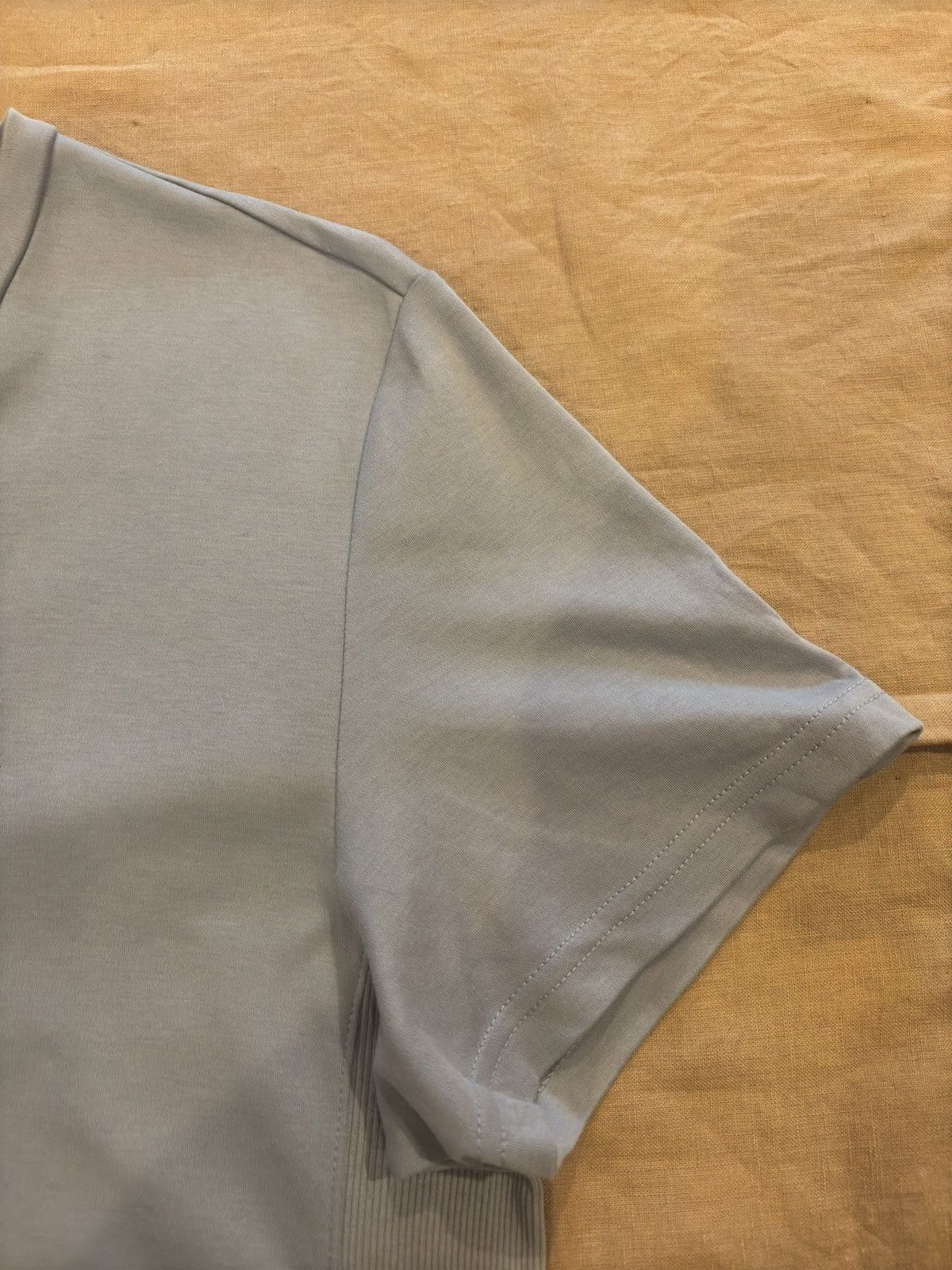 Calvin Klein Calvin Klein T-shirt.mt-45 Size US M / EU 48-50 / 2 - 6 Thumbnail