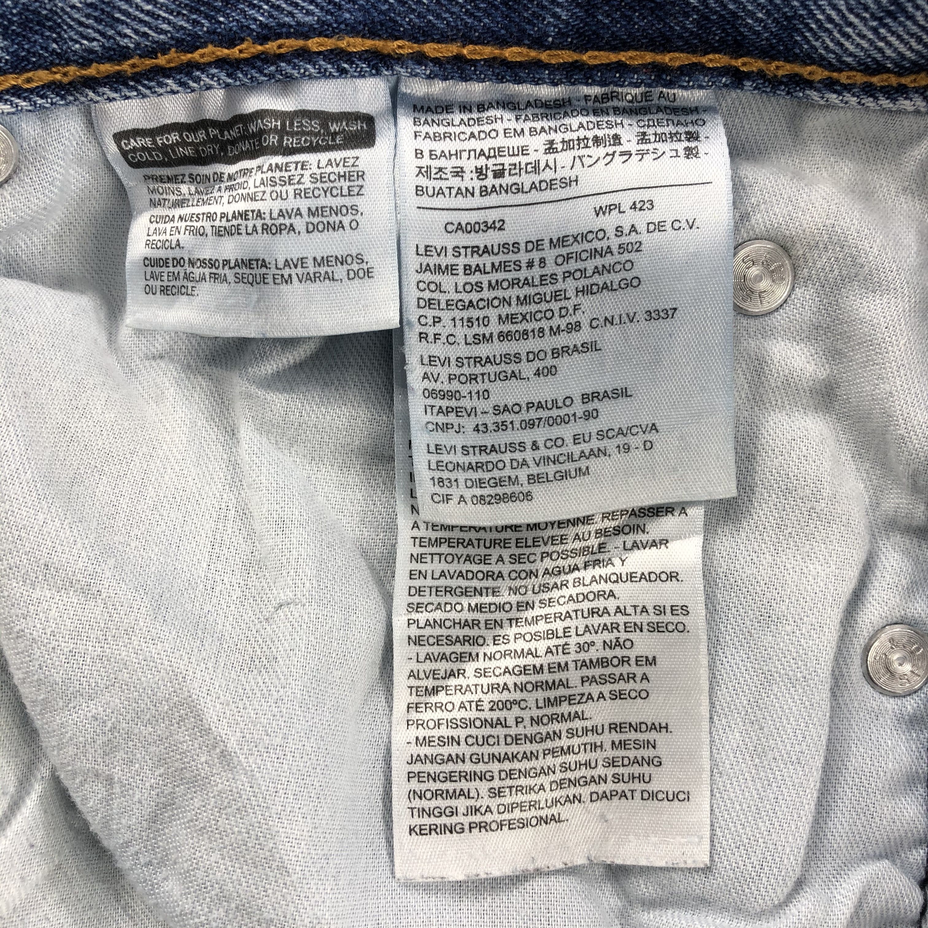 Levi's Vintage Levi's 550 Jeans Faded Blue Denim KJ414 Size US 33 - 10 Thumbnail