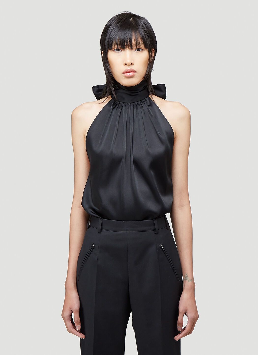 Saint Laurent Paris o1s1wg110125 652320 Lavallière-Neck Sleeveless Blouse Size M / US 6-8 / IT 42-44 - 1 Thumbnail