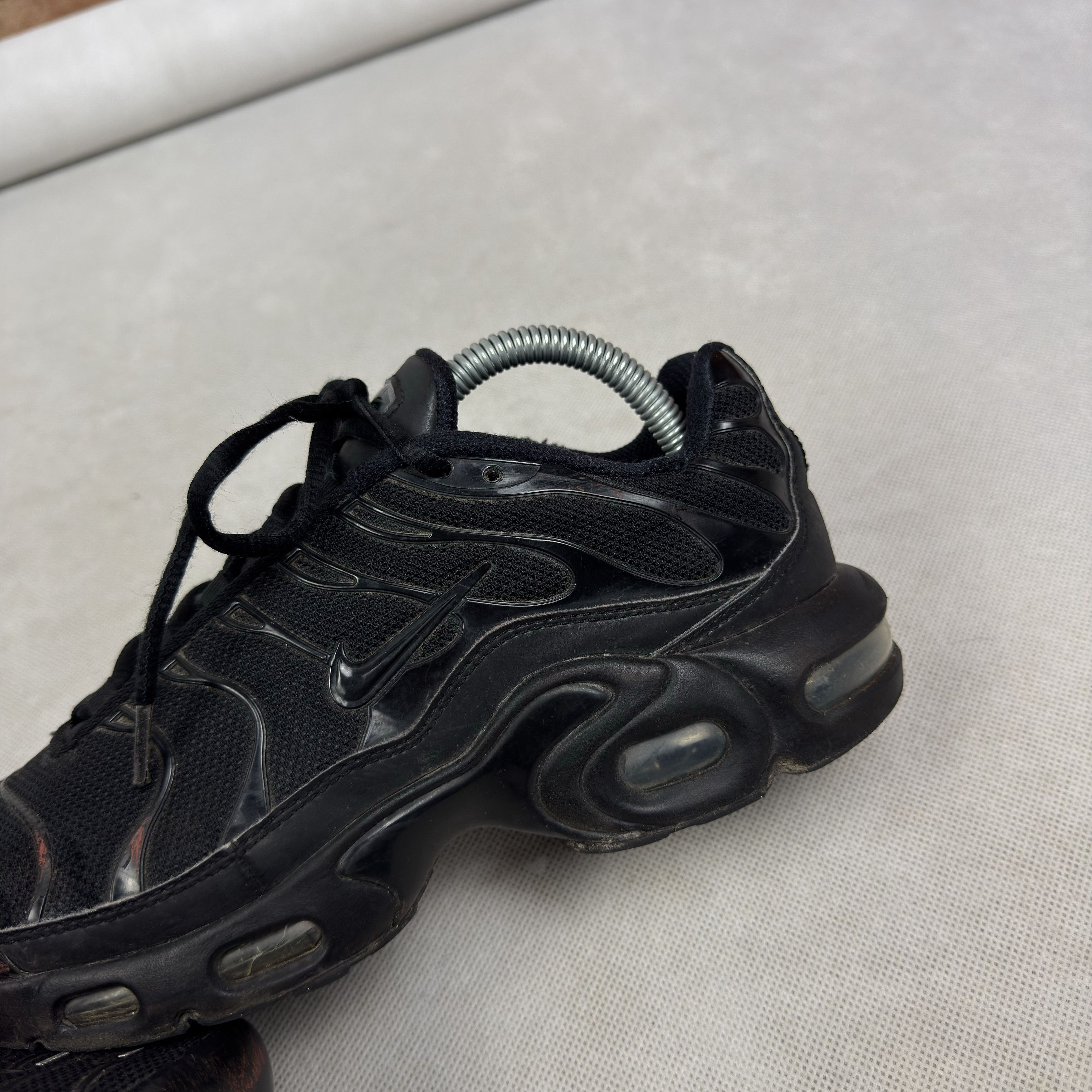 Nike Nike Air Max Plus Core Black Swoosh Athletic Sneaker Shoes 7 Size US 7 / EU 40 - 7 Thumbnail