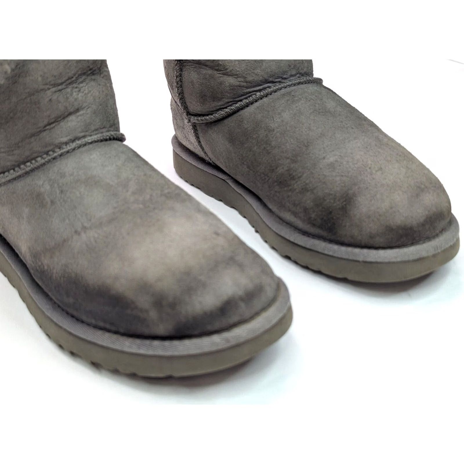 Ugg VINTAGE UGG Bailey Button Bling Boots Women 7 Gray Suede Sheepskin Lined Button Accents Boots Size US 7 / IT 37 - 5 Thumbnail