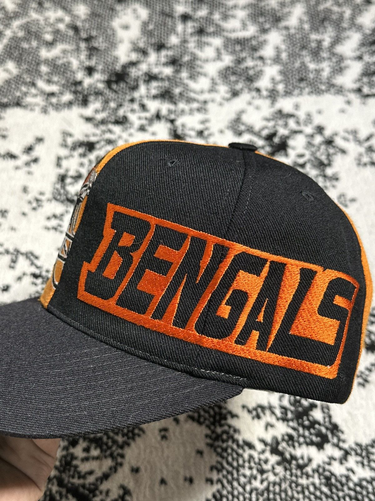 American Needle Vintage NFL Cincinnati Bengals Embroidered 90s Hat Size ONE SIZE - 3 Thumbnail