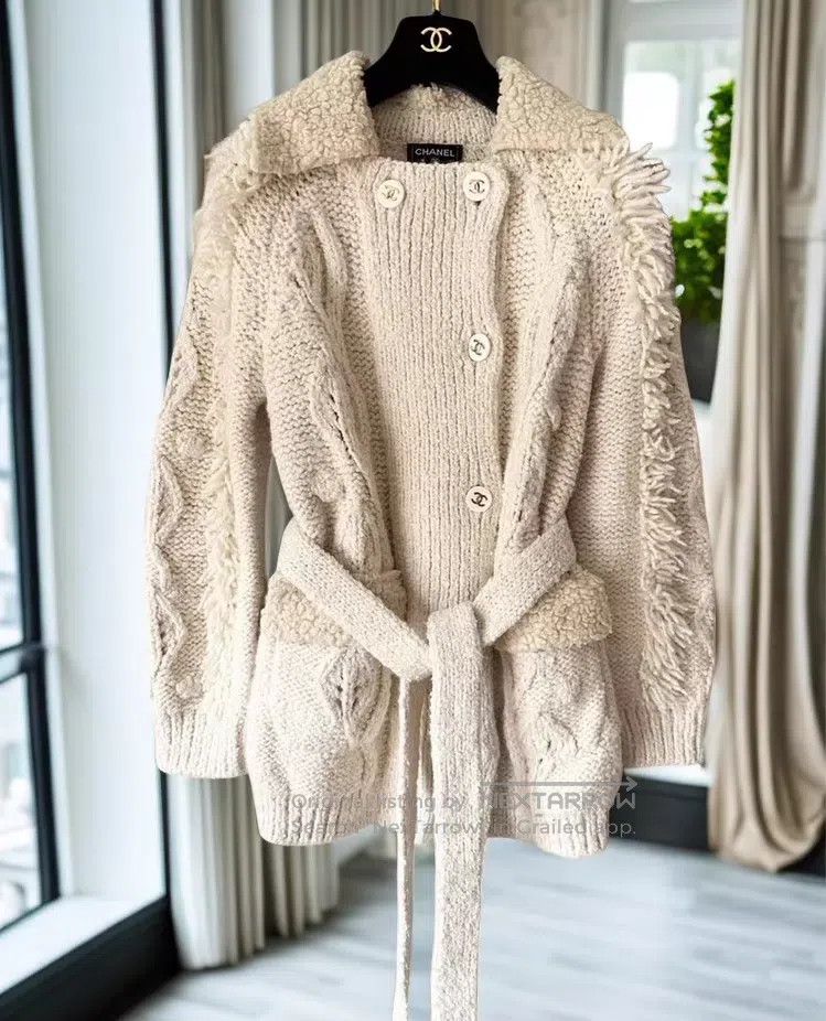 Chanel Chanel Woollen knitted sweater jacket Size S / US 4 / IT 40 - 1 Thumbnail