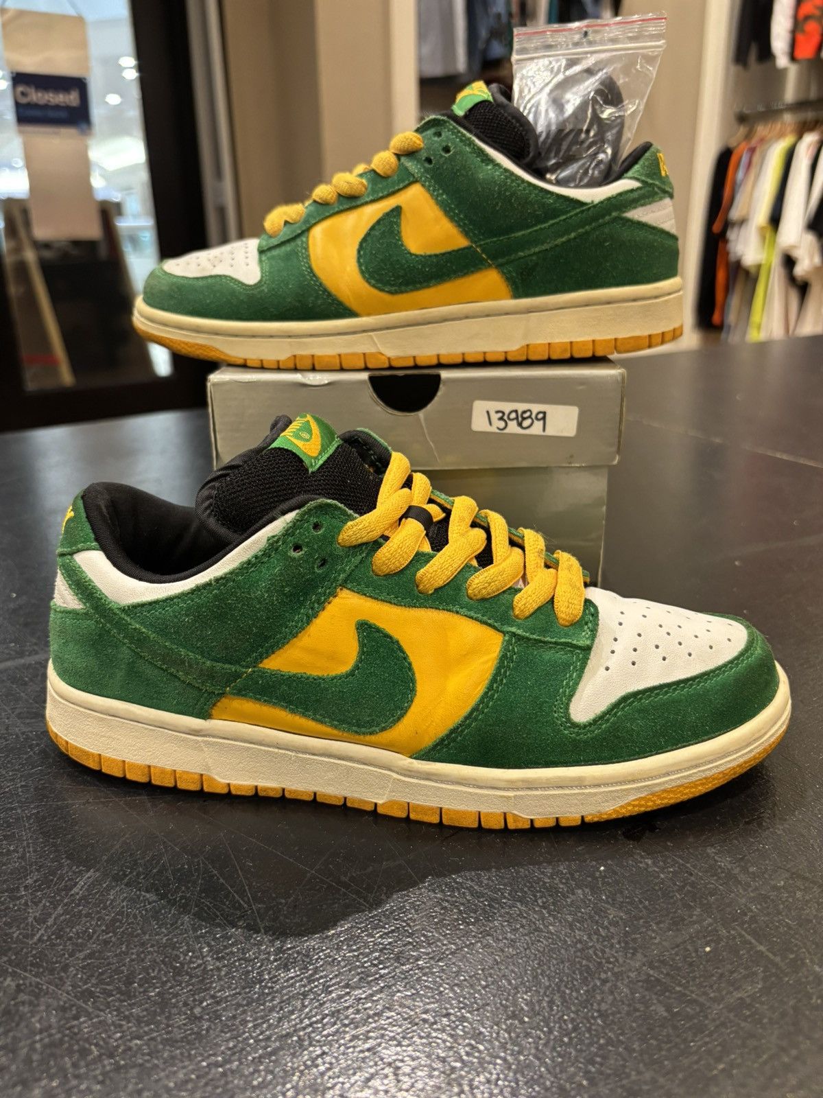 Nike Nike SB Dunk Low ‘Bucks’ Size US 6.5 / EU 39-40 - 2 Thumbnail
