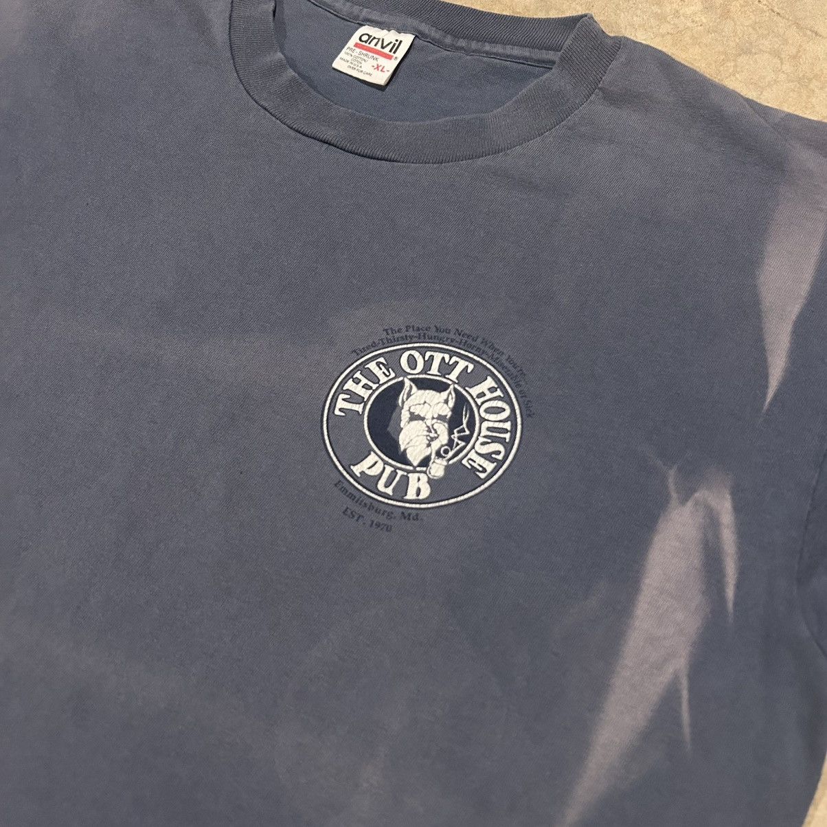Vintage Vintage 1990s Sunfaded The Ott House Pub Bar Dog Tee Size US XL / EU 56 / 4 - 4 Thumbnail