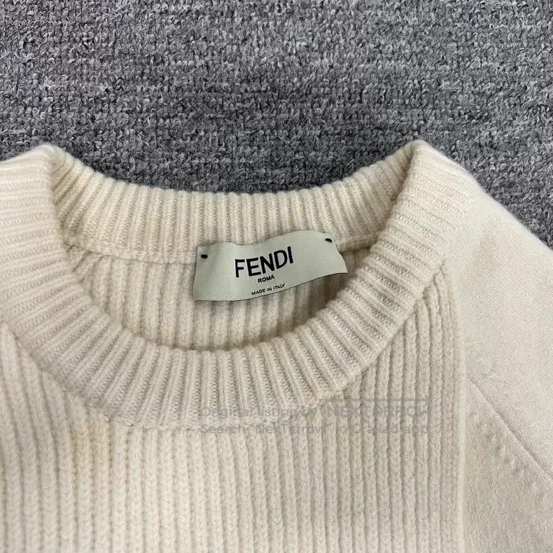 Fendi Fendi Pearl white irregular cashmere knitted sweater 25th Size S / US 4 / IT 40 - 4 Thumbnail