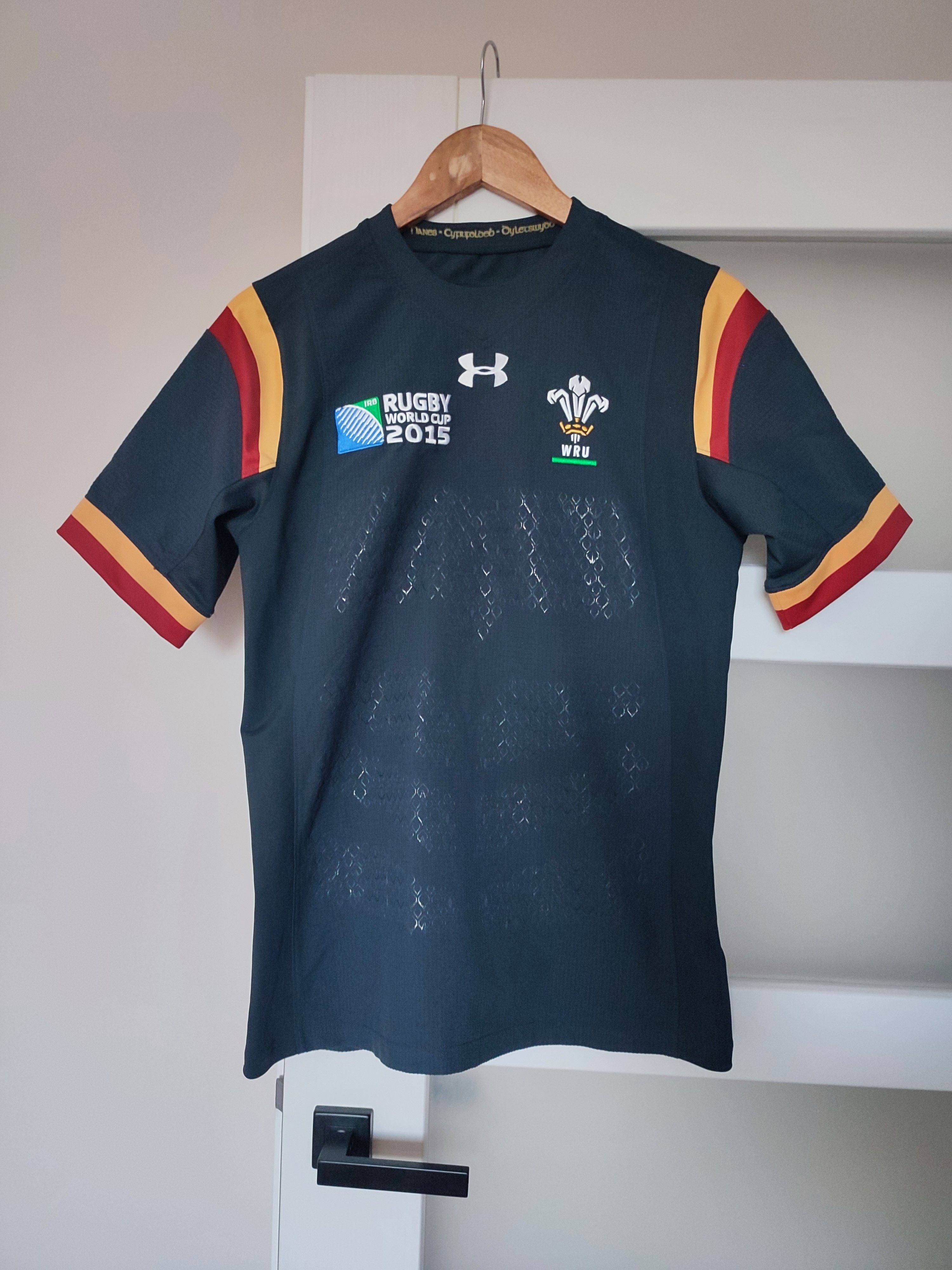 Under Armour Wales WRU Rugby World Cup 2015 Under Armour Jersey Shirt Size US M / EU 48-50 / 2 - 1 Thumbnail