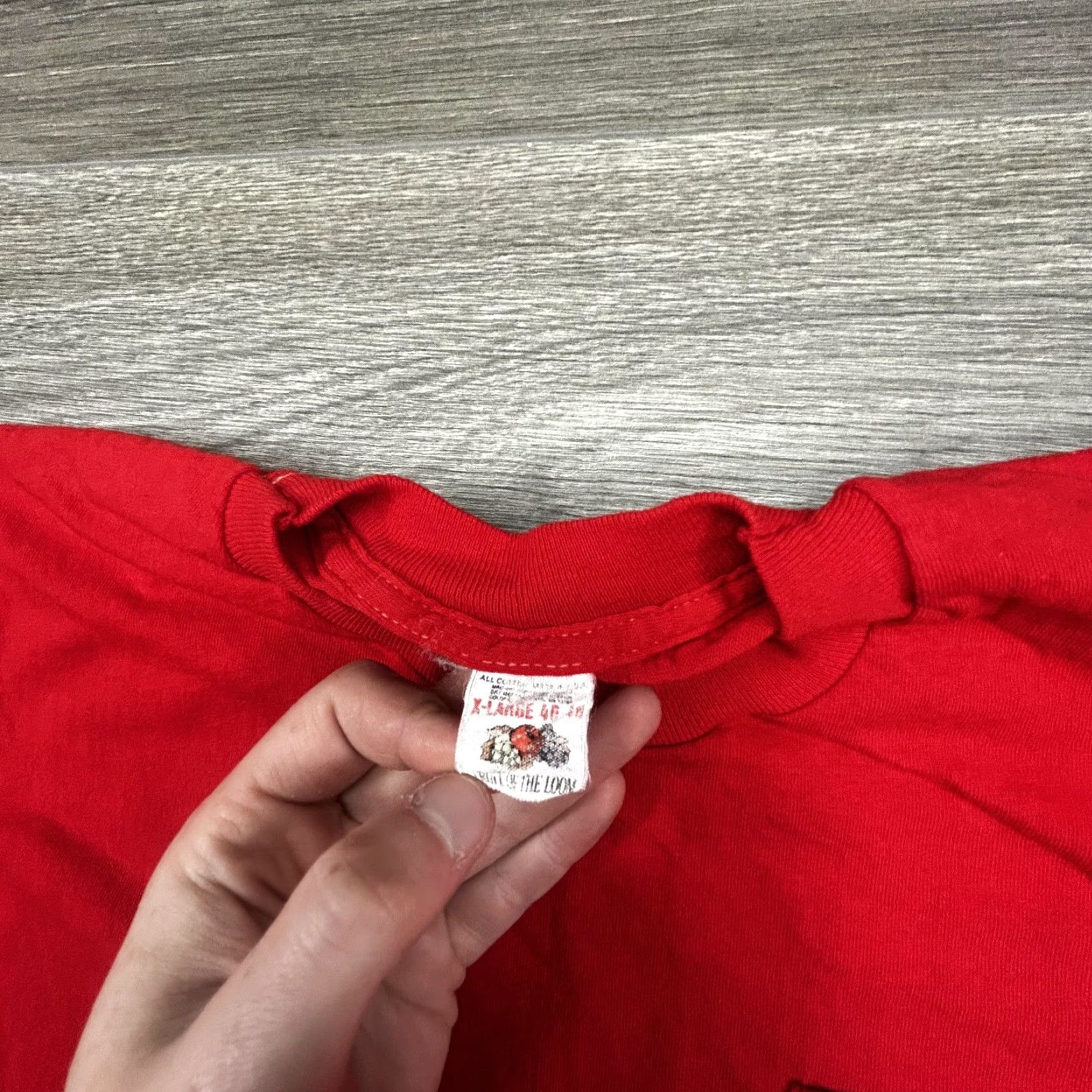 Fruit Of The Loom VINTAGE Fruit Of The Loom Mens XL Red Pocket T-Shirt 80s Made USA NWOT Shirt Mens XL Red 80s USA Vintage Blank Tee Size US XL / EU 56 / 4 - 4 Thumbnail