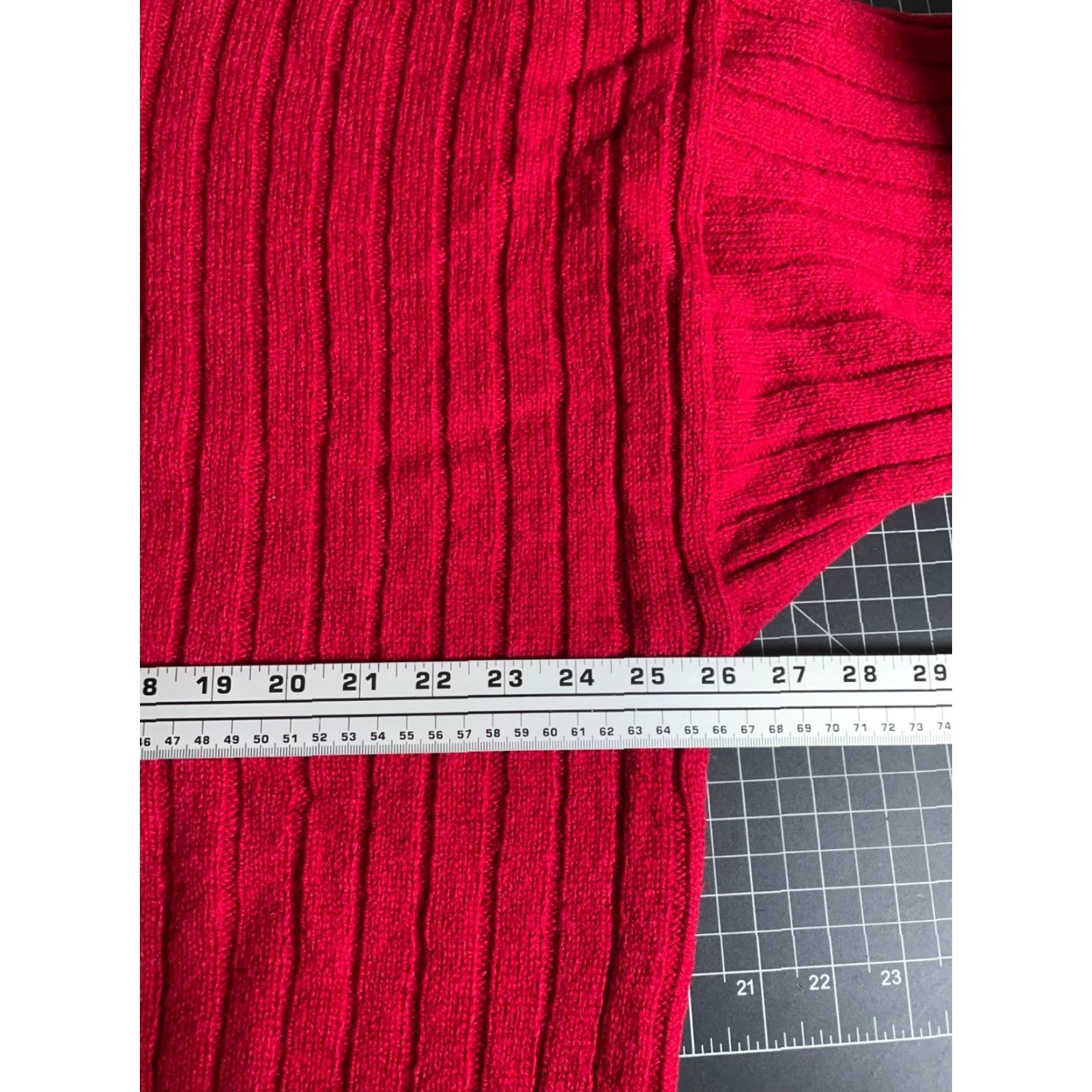 Eddie Bauer VINTAGE Eddie Bauer Sweater Men's XL Red Wool Blend Chunky-Knit Crewneck England Made Casual Pullover Heavyweight 90s, Classic, Dad, Preppy, Retro Size US XL / EU 56 / 4 - 5 Thumbnail