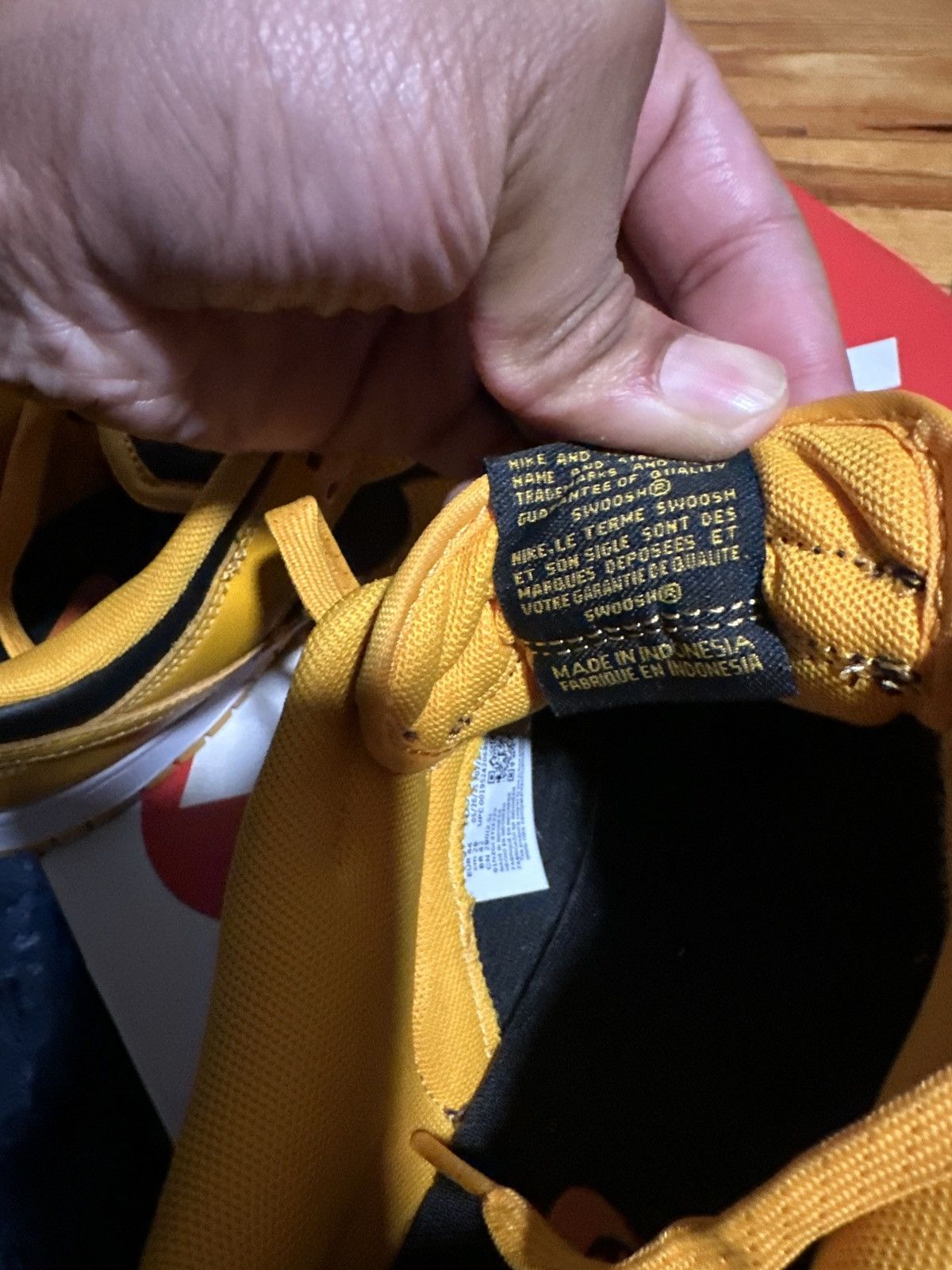 Nike Black & yellow dunks Size US 10 / EU 43 - 7 Thumbnail
