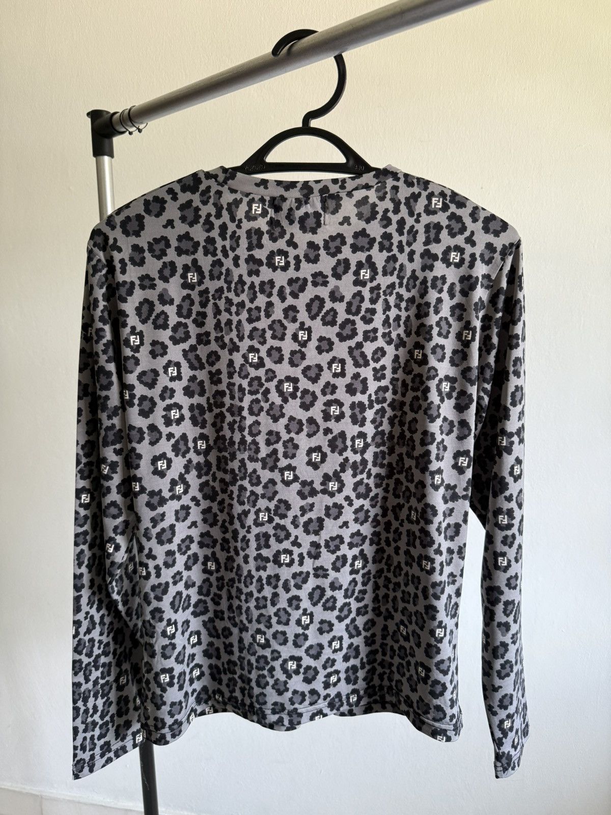 Fendi Vintage fendi monogram leopard long sleeves Size M / US 6-8 / IT 42-44 - 6 Thumbnail