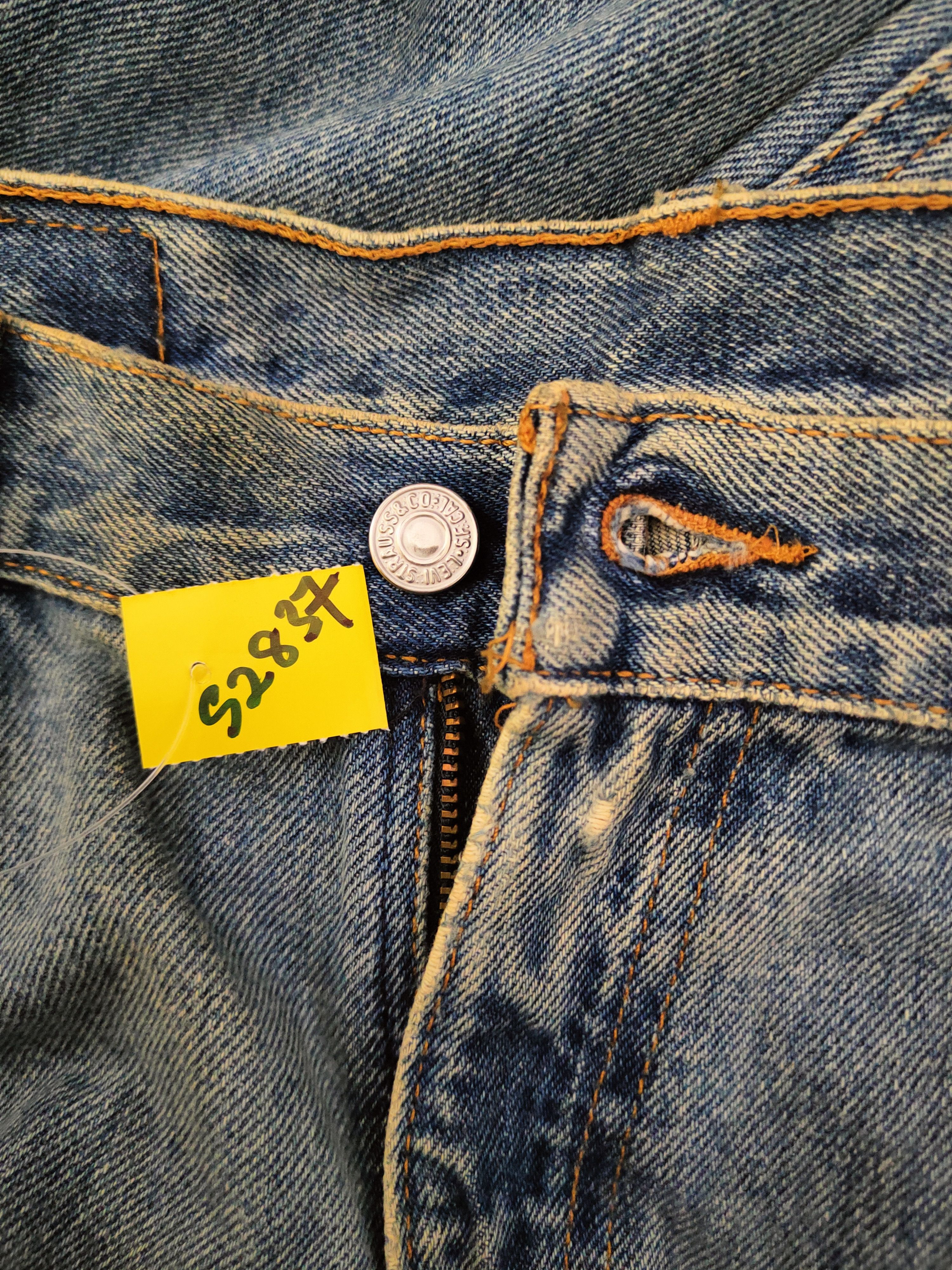 Levi's 550 Levi's Blue Distressed Ripped denim Jeans #S2837 Size US 35 - 17 Thumbnail