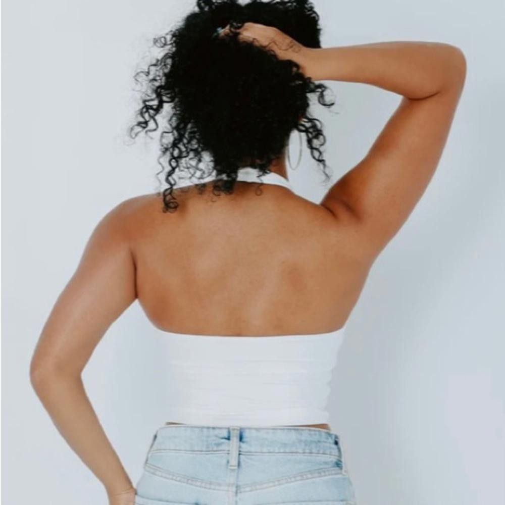 Designer Klassy Network White Halter Padded Crop Top Size XS / US 0-2 / IT 36-38 - 2 Thumbnail