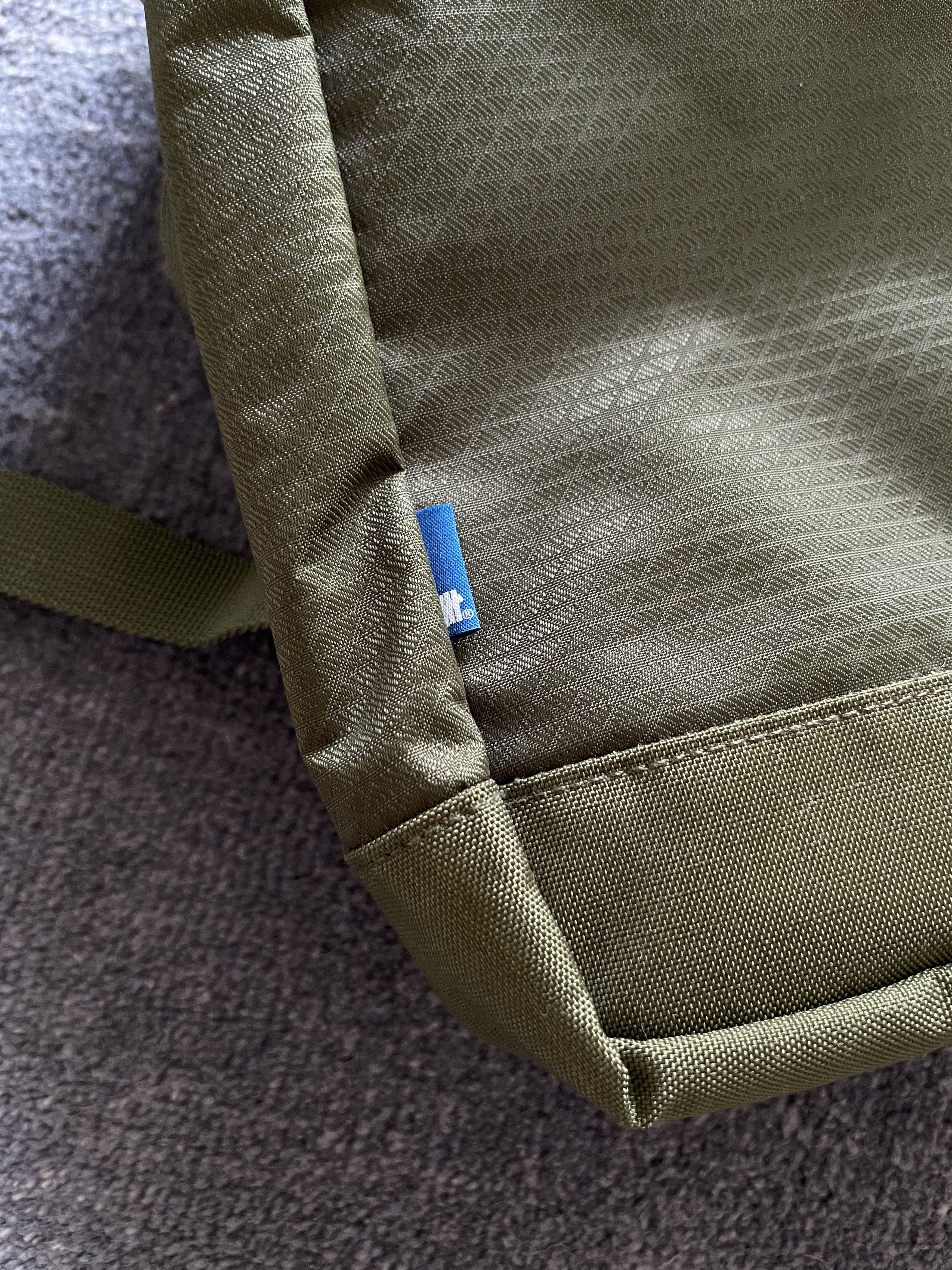 Undefeated UNDEFEATED Crossbody Shoulder Bag Olive Nylon Geometric Size ONE SIZE - 10 Thumbnail